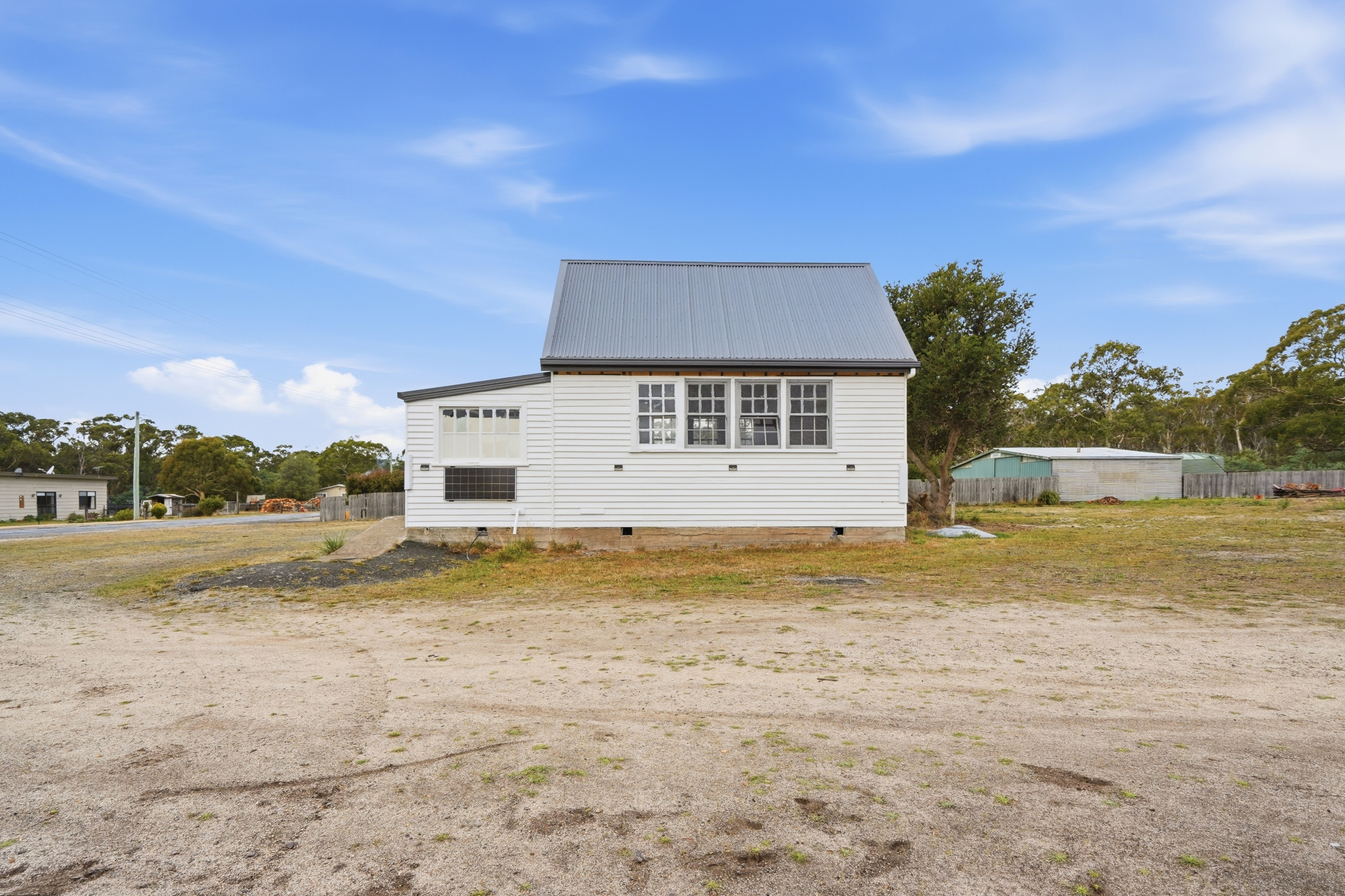 8-10 Royal George Road, Royal George