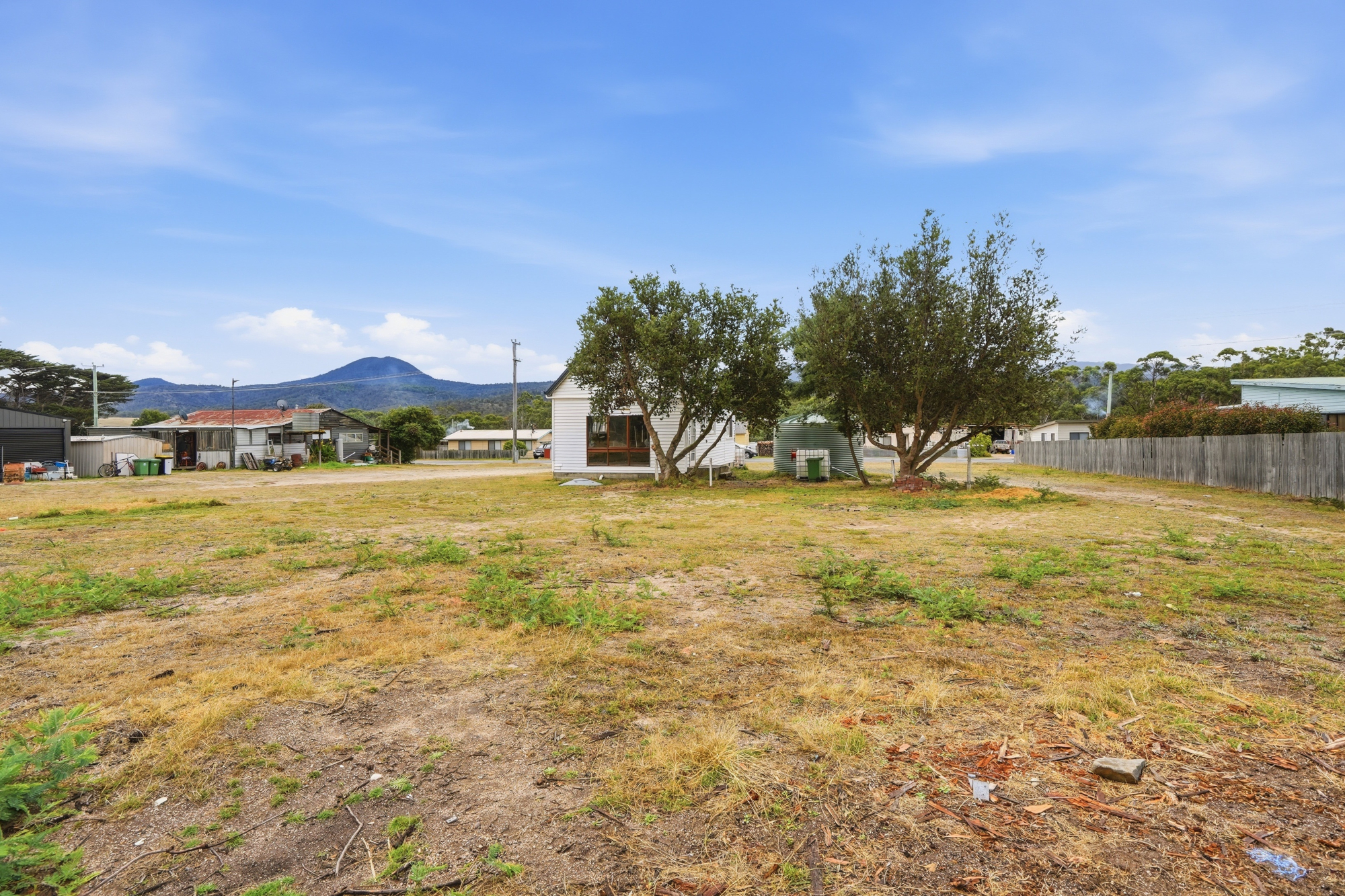 8-10 Royal George Road, Royal George