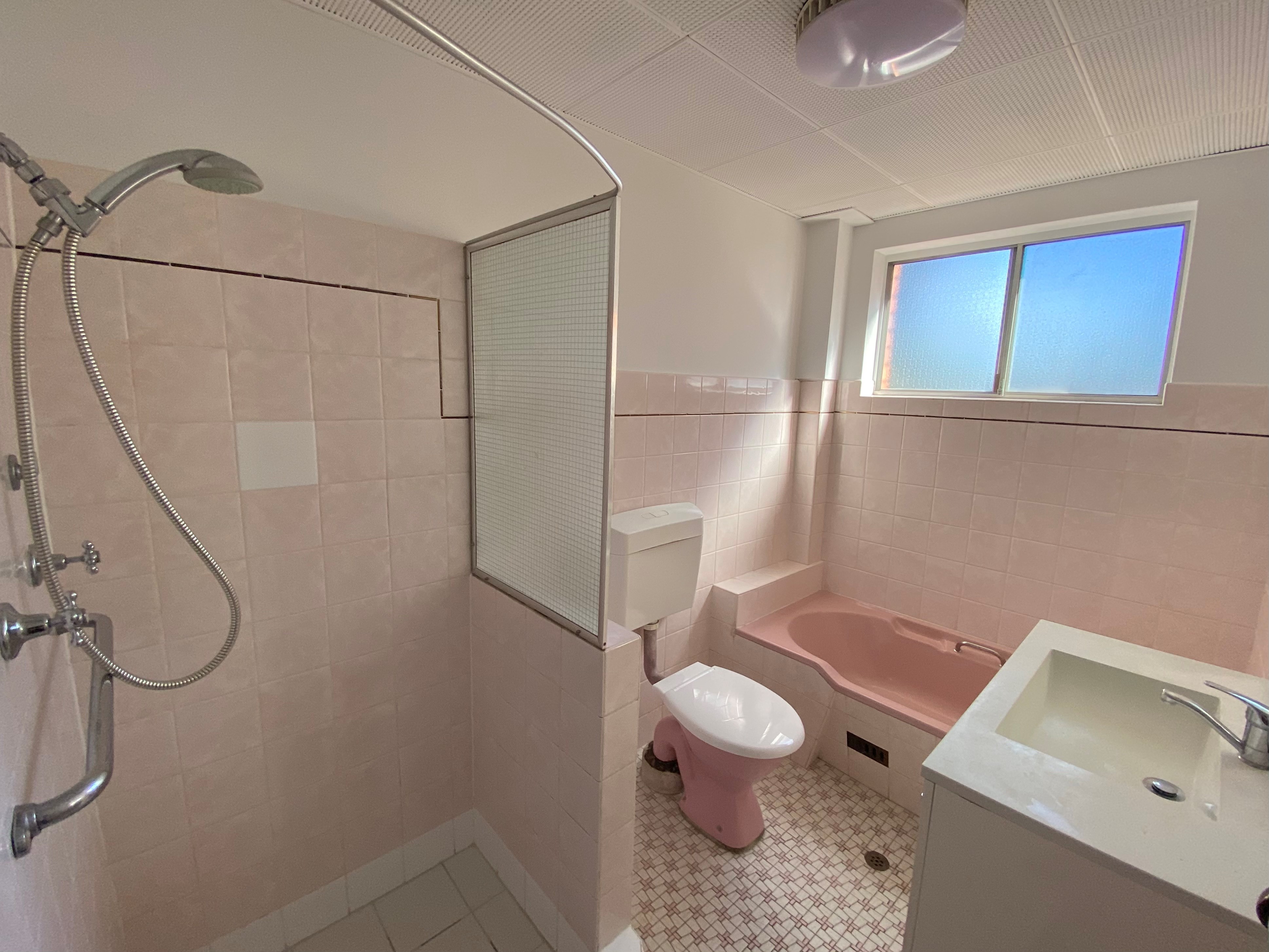 2 / 3 Bonds Road, Riverwood