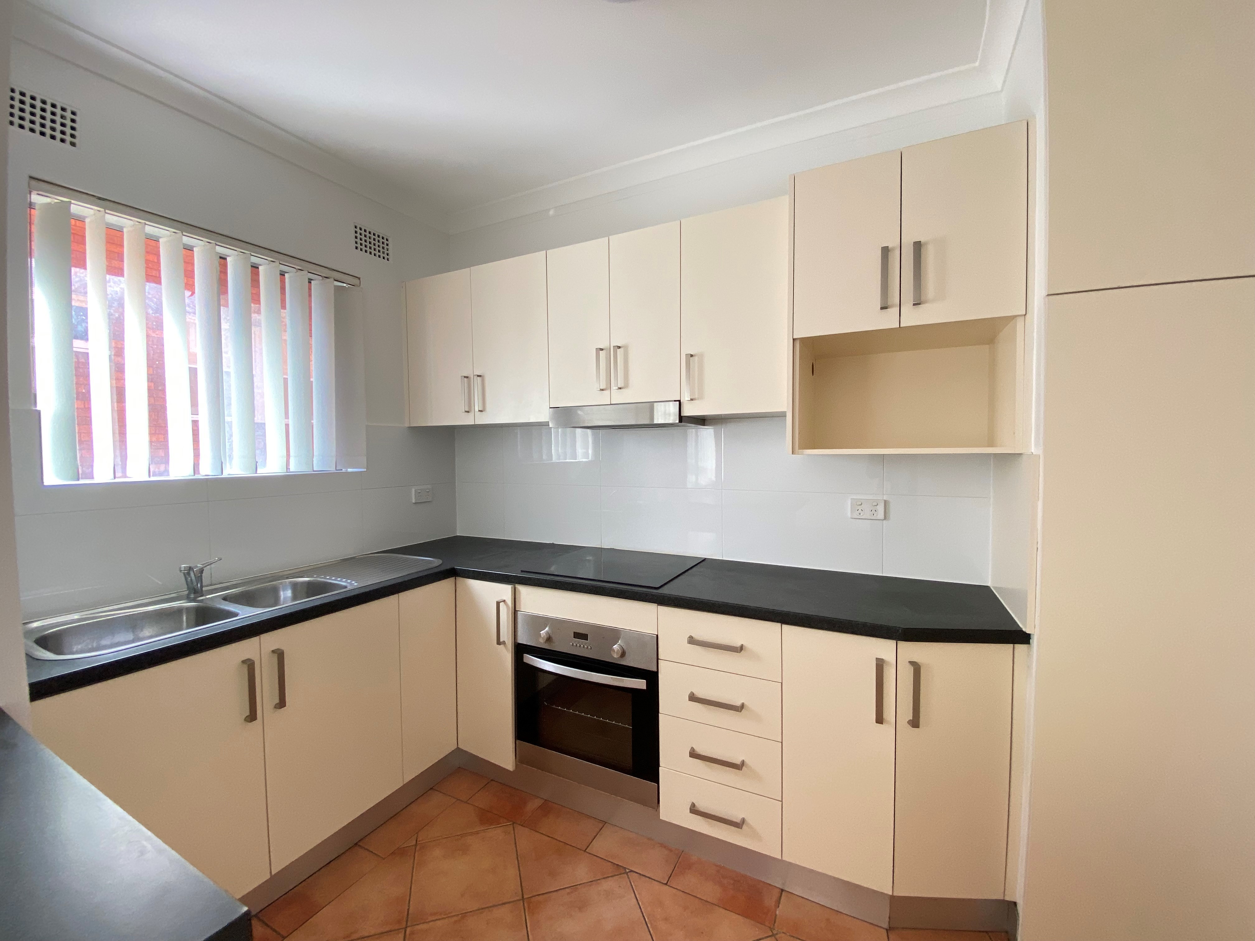 2 / 3 Bonds Road, Riverwood