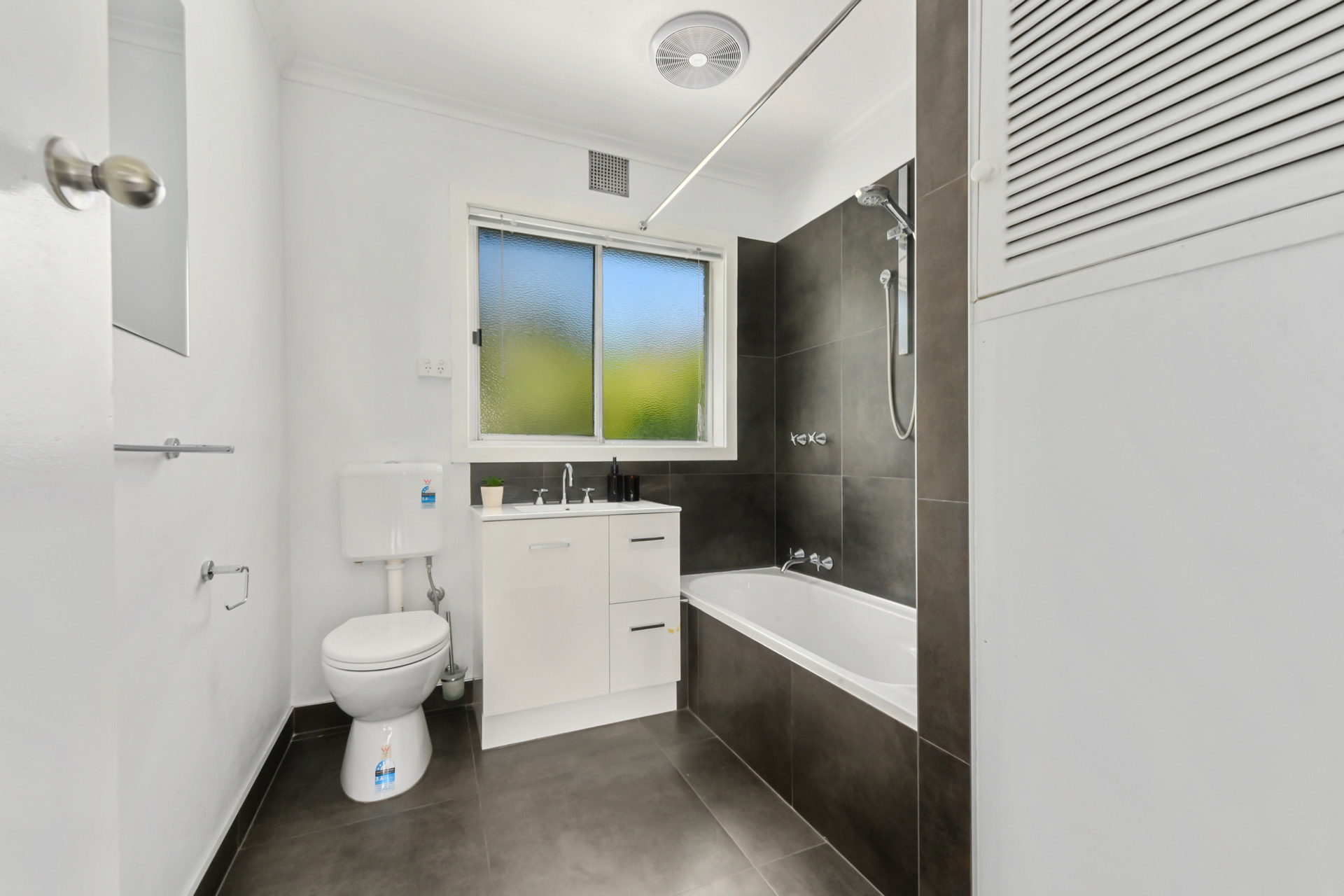 2 / 10 Rose Lane, South Launceston