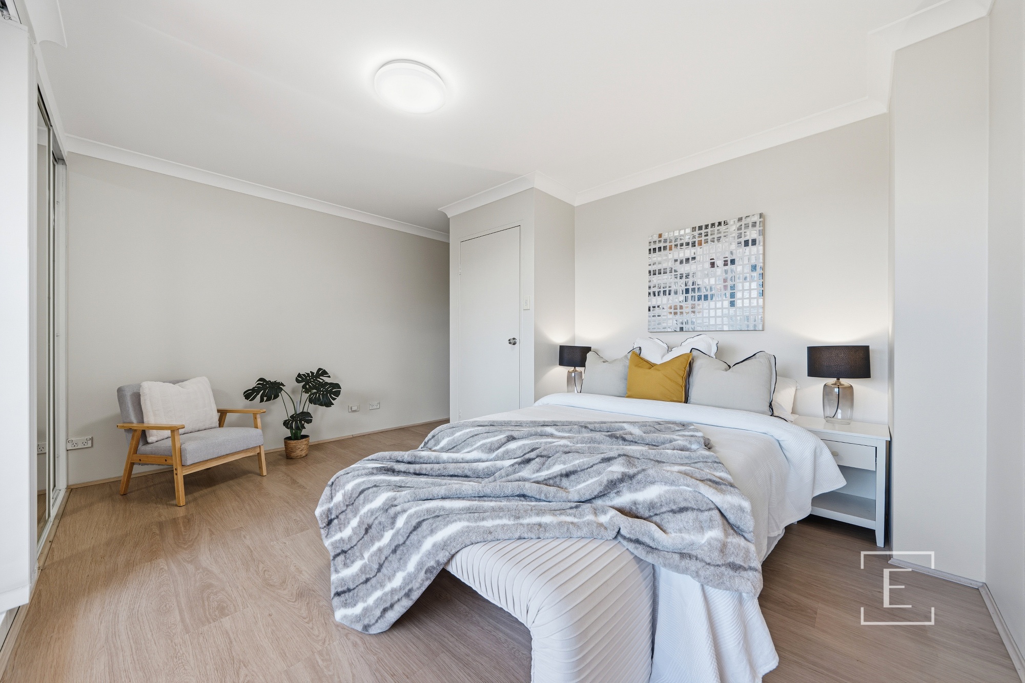 33 / 32 Hornsey Road, Homebush West