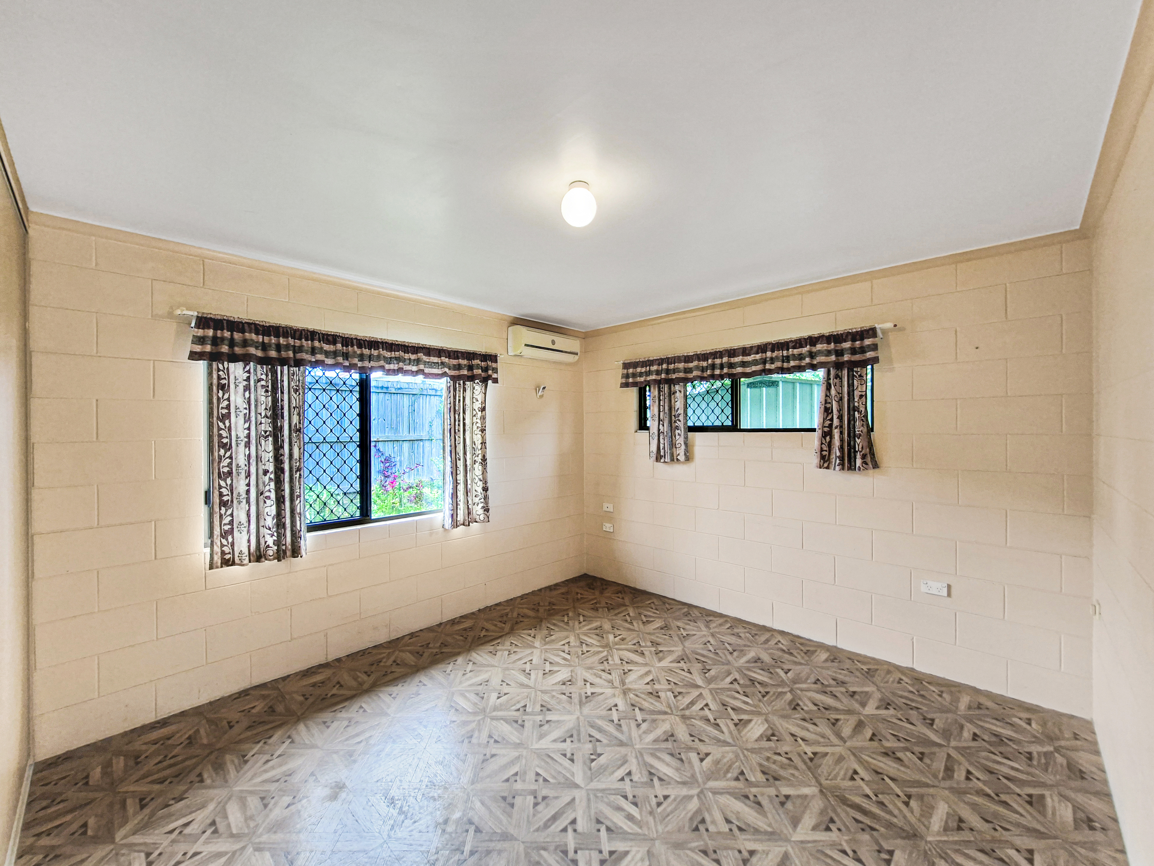 51 Planet Avenue, Atherton