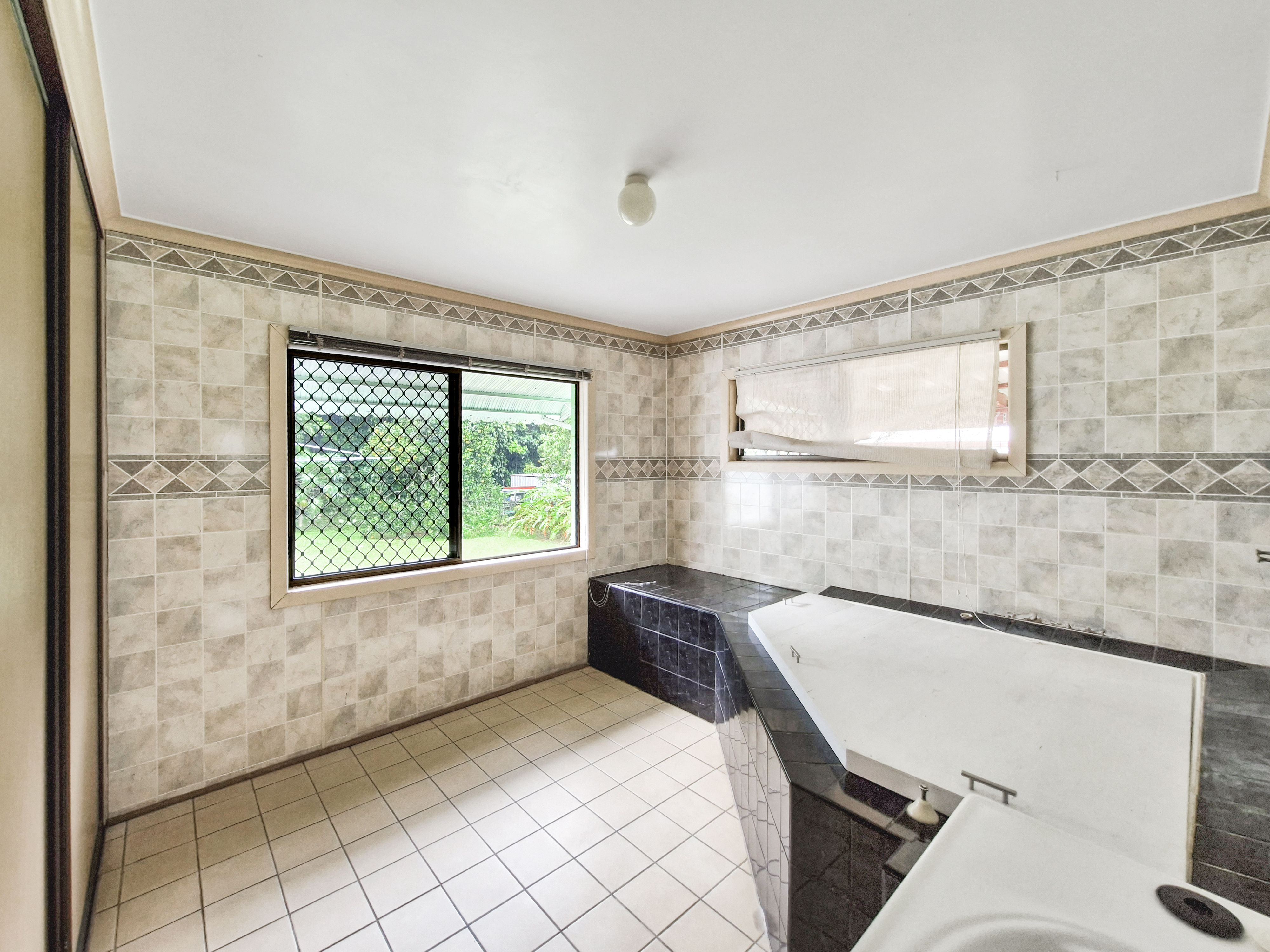 51 Planet Avenue, Atherton