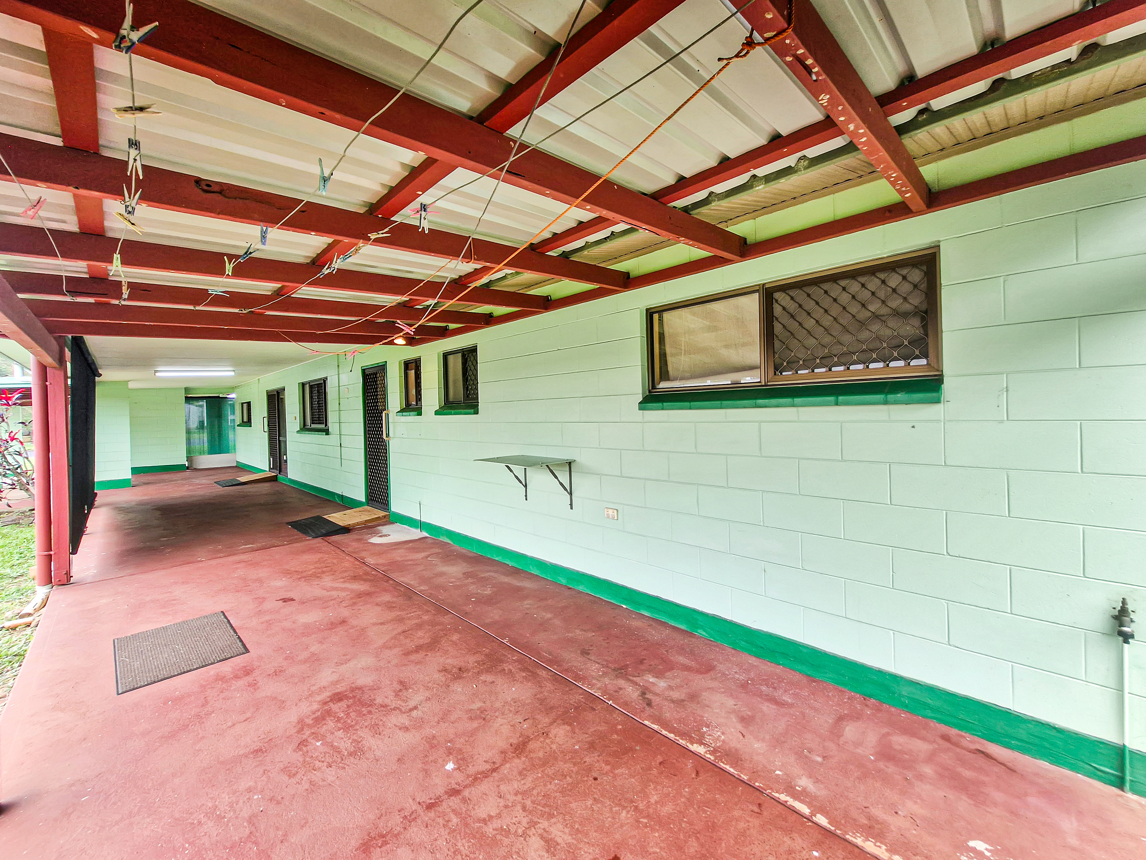 51 Planet Avenue, Atherton