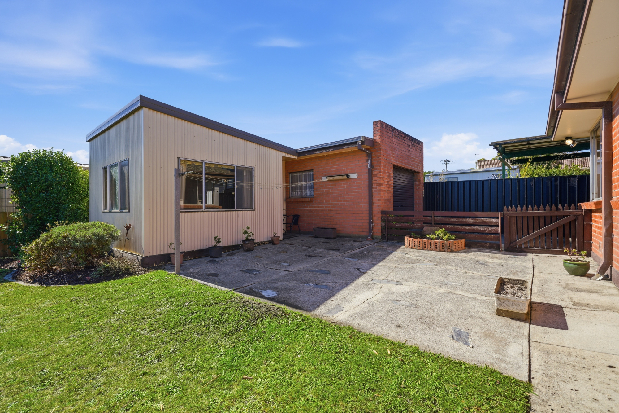 33 South Street, George Town