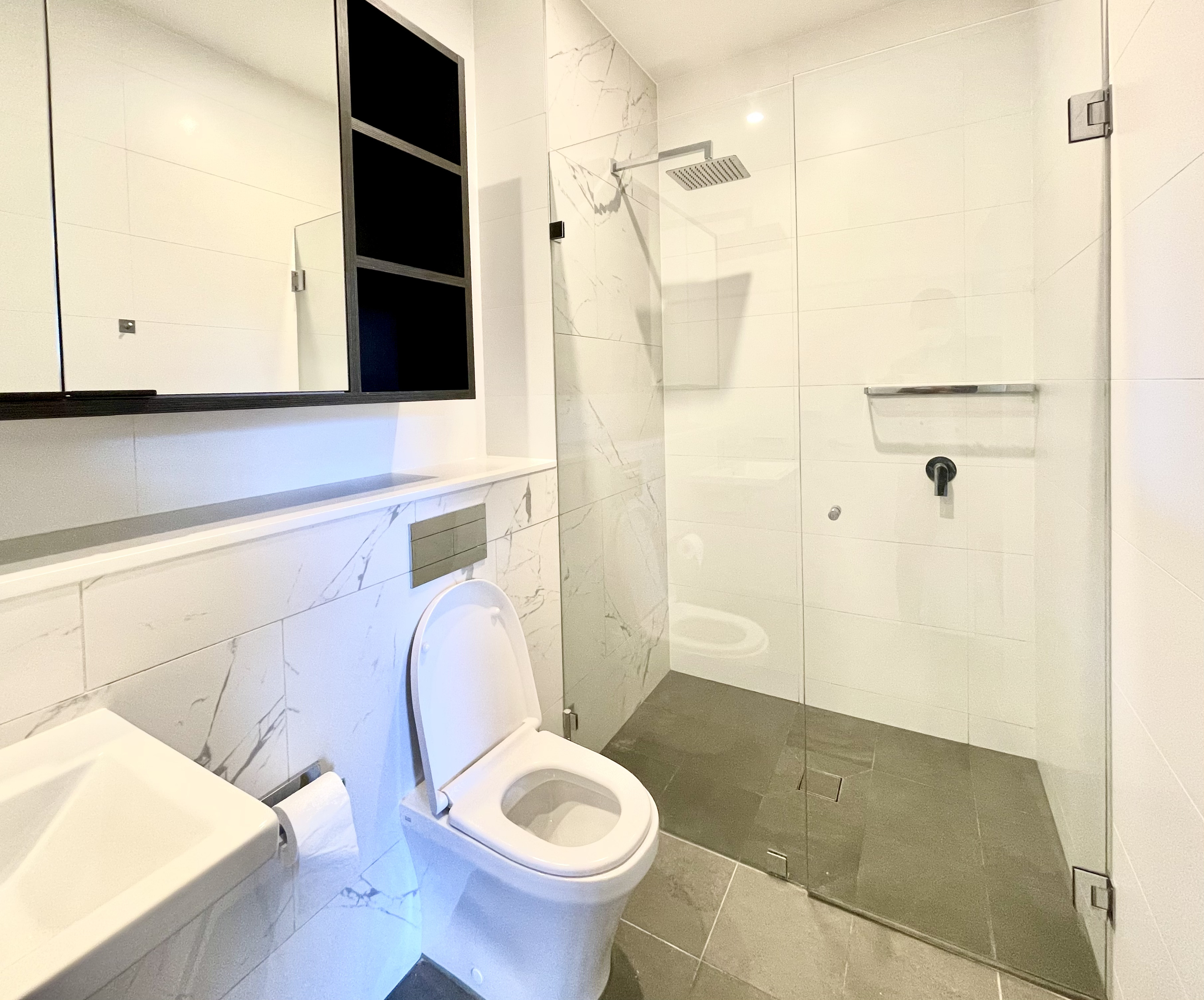 302 / 1 Marshall Avenue - Main View 8