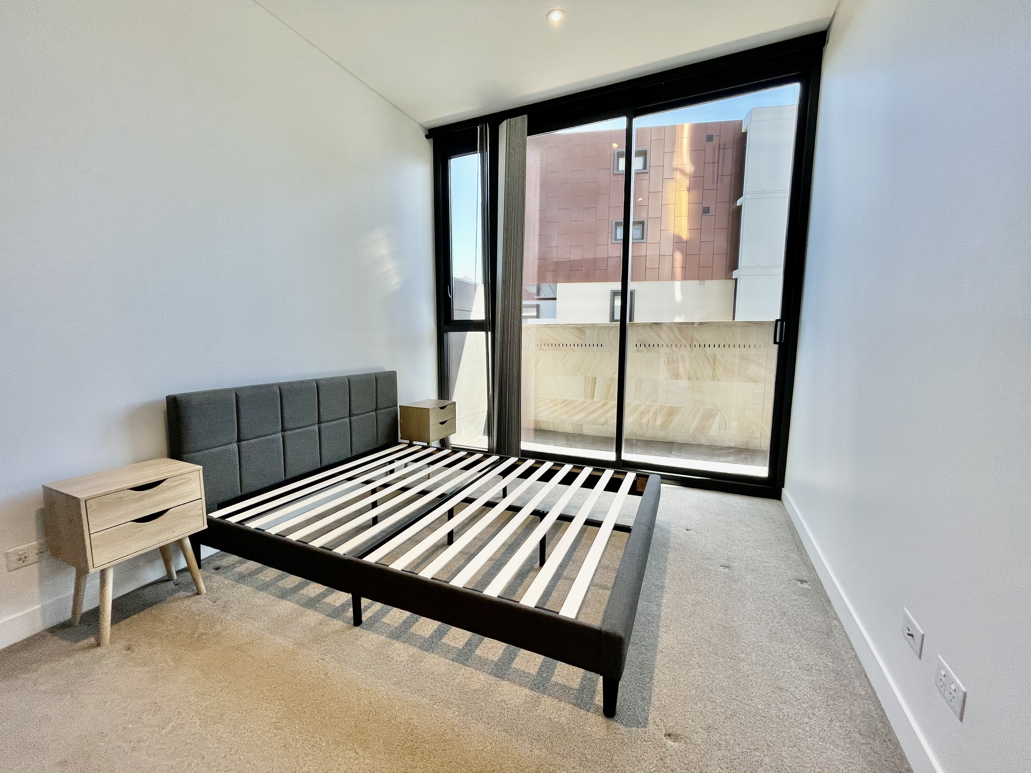 302 / 1 Marshall Avenue - Main View 4