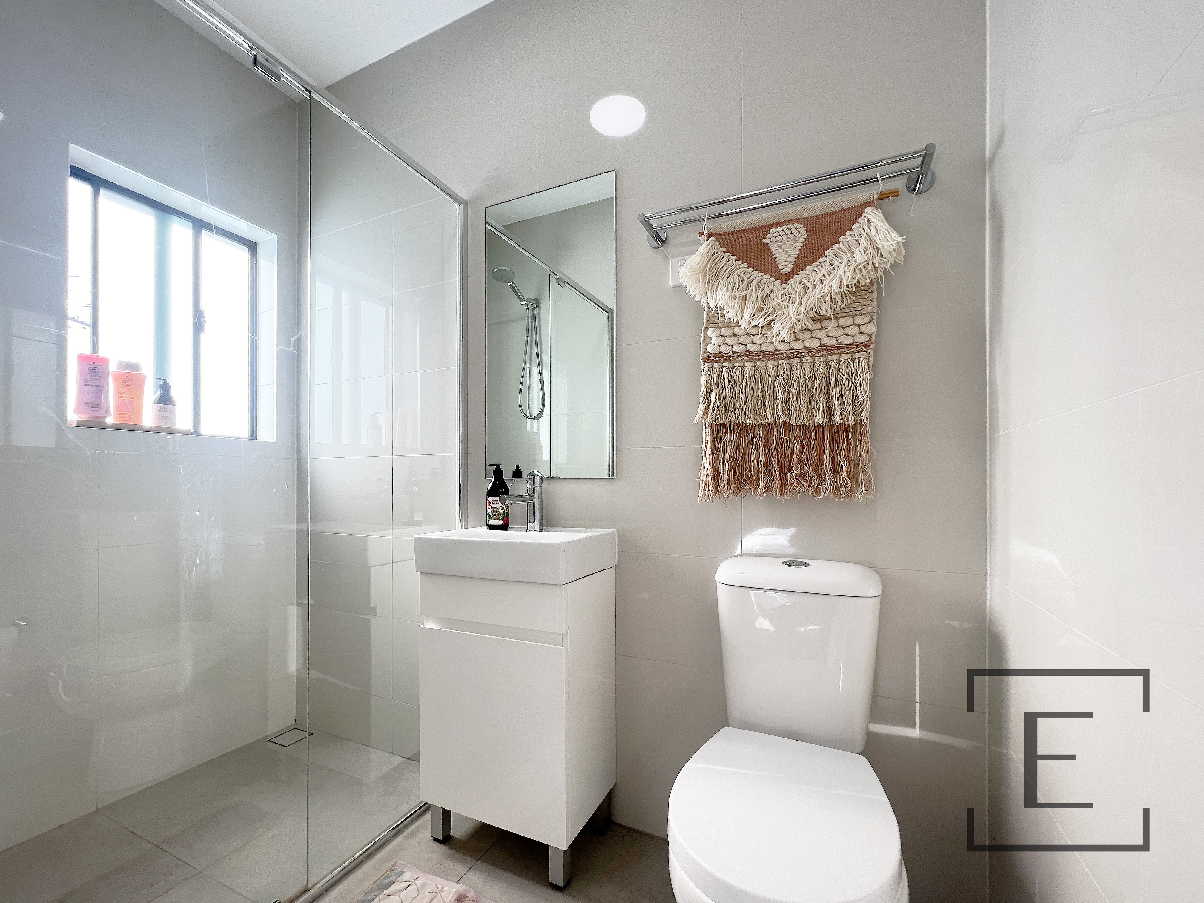 4 Rippon Avenue, Dundas