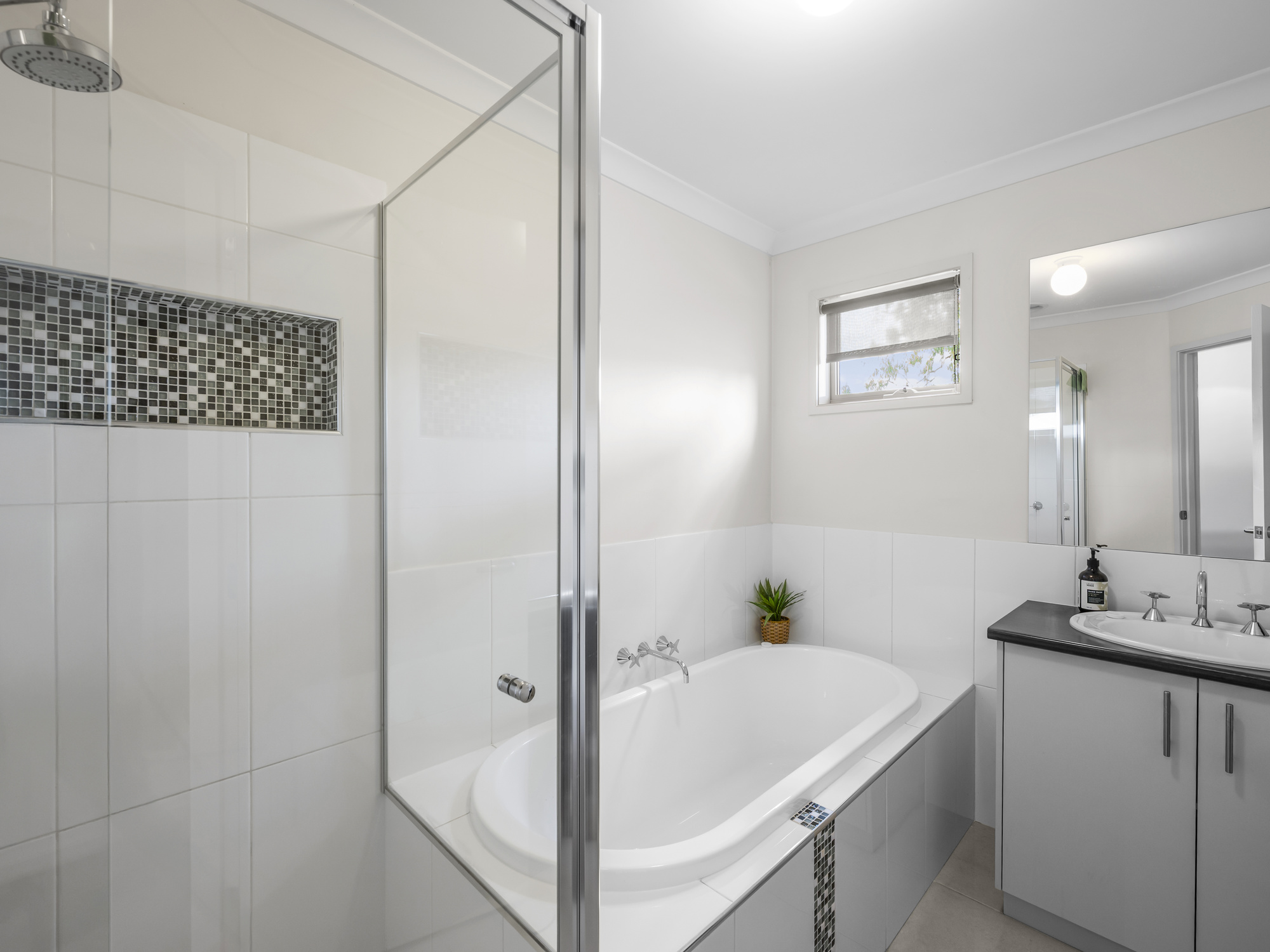 70 Cambridge Drive, Mansfield