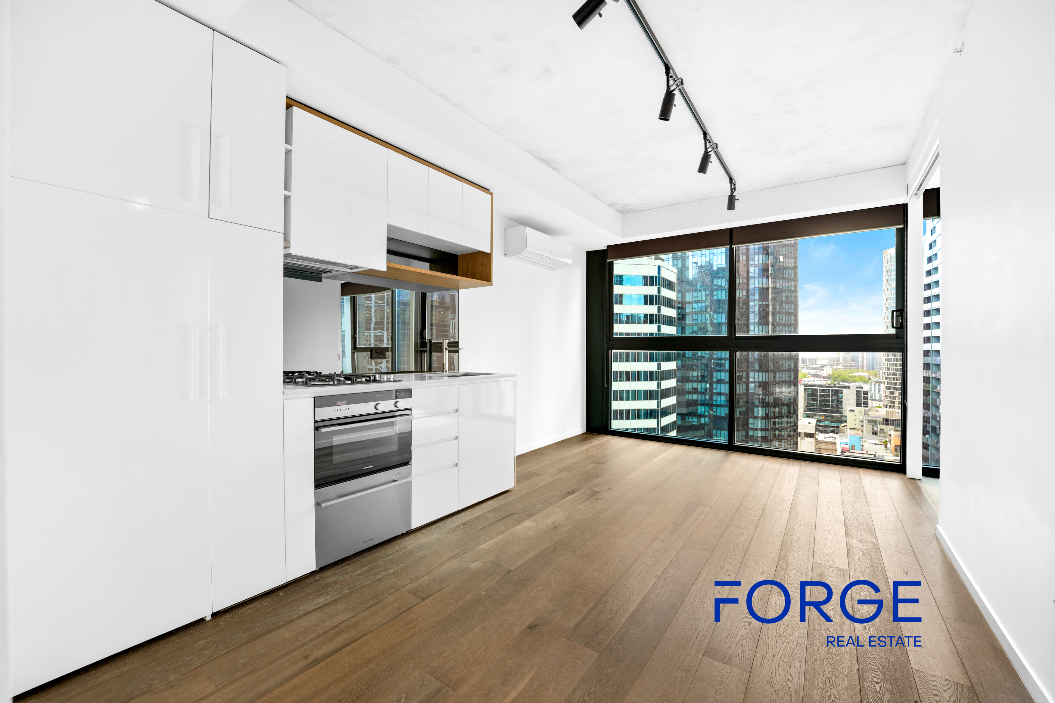 2201 / 315 La Trobe Street, MELBOURNE