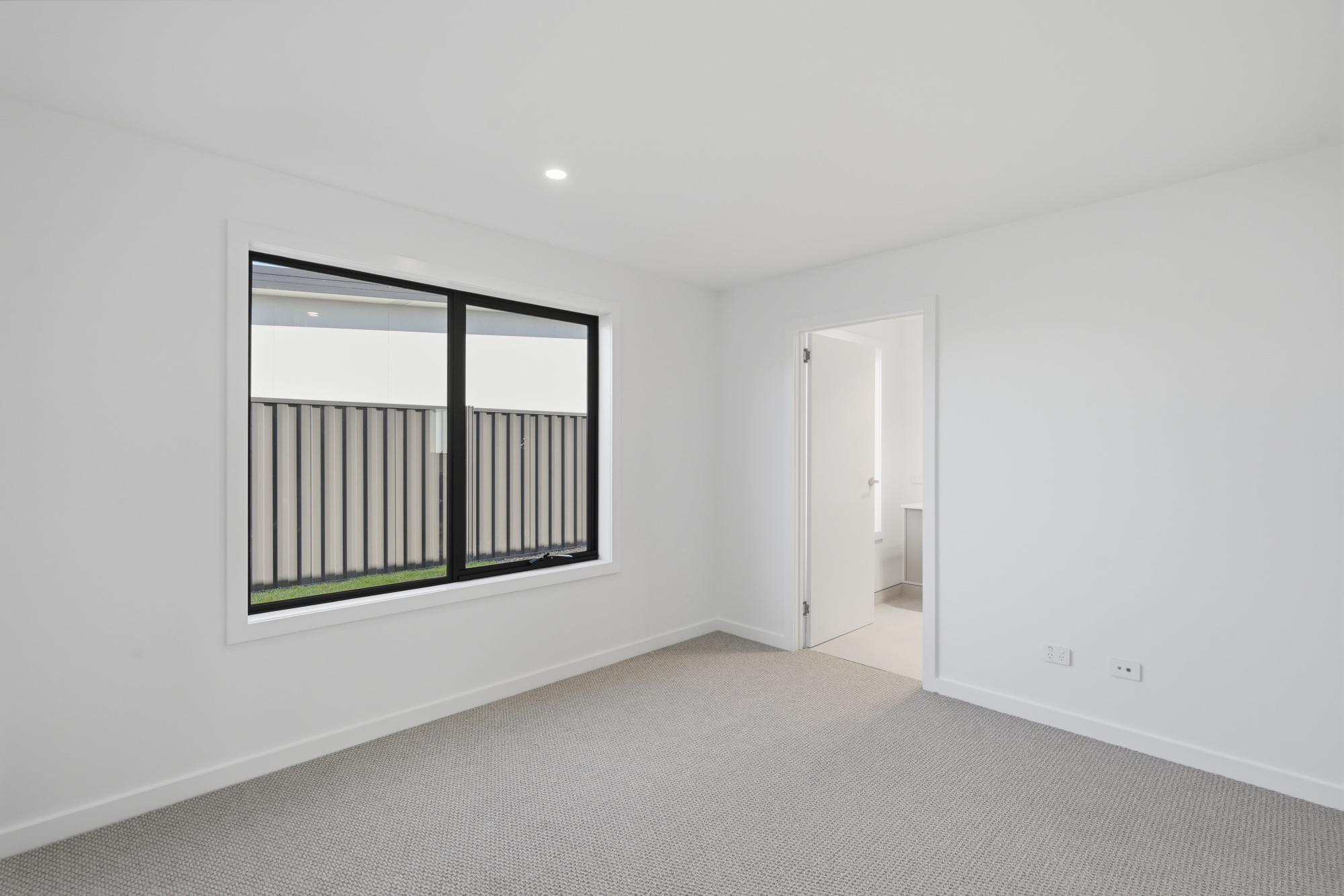 2 / 8 Imogen Court, Legana