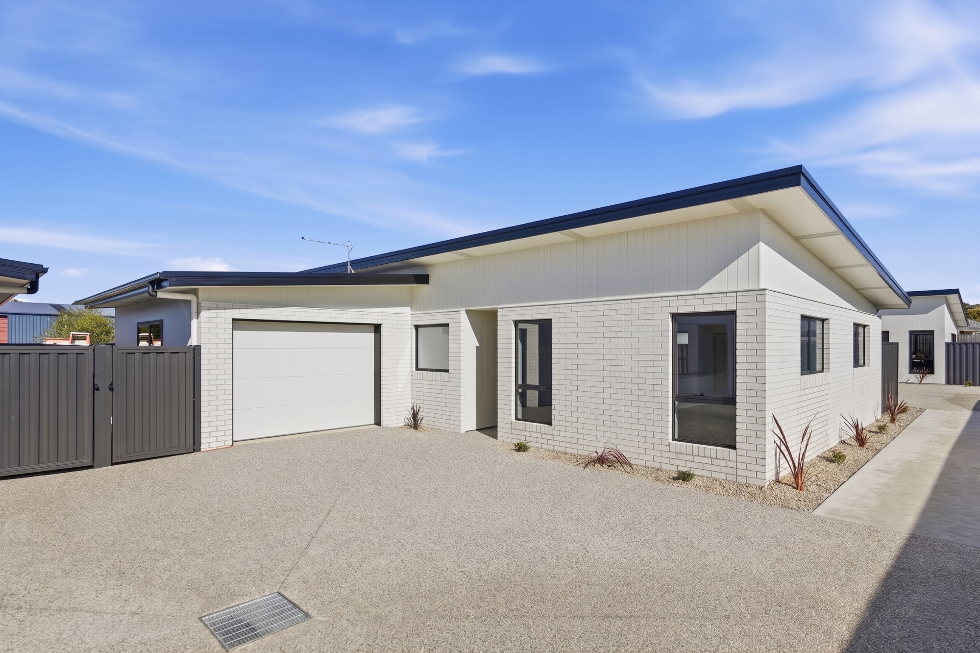 2 / 8 Imogen Court, Legana