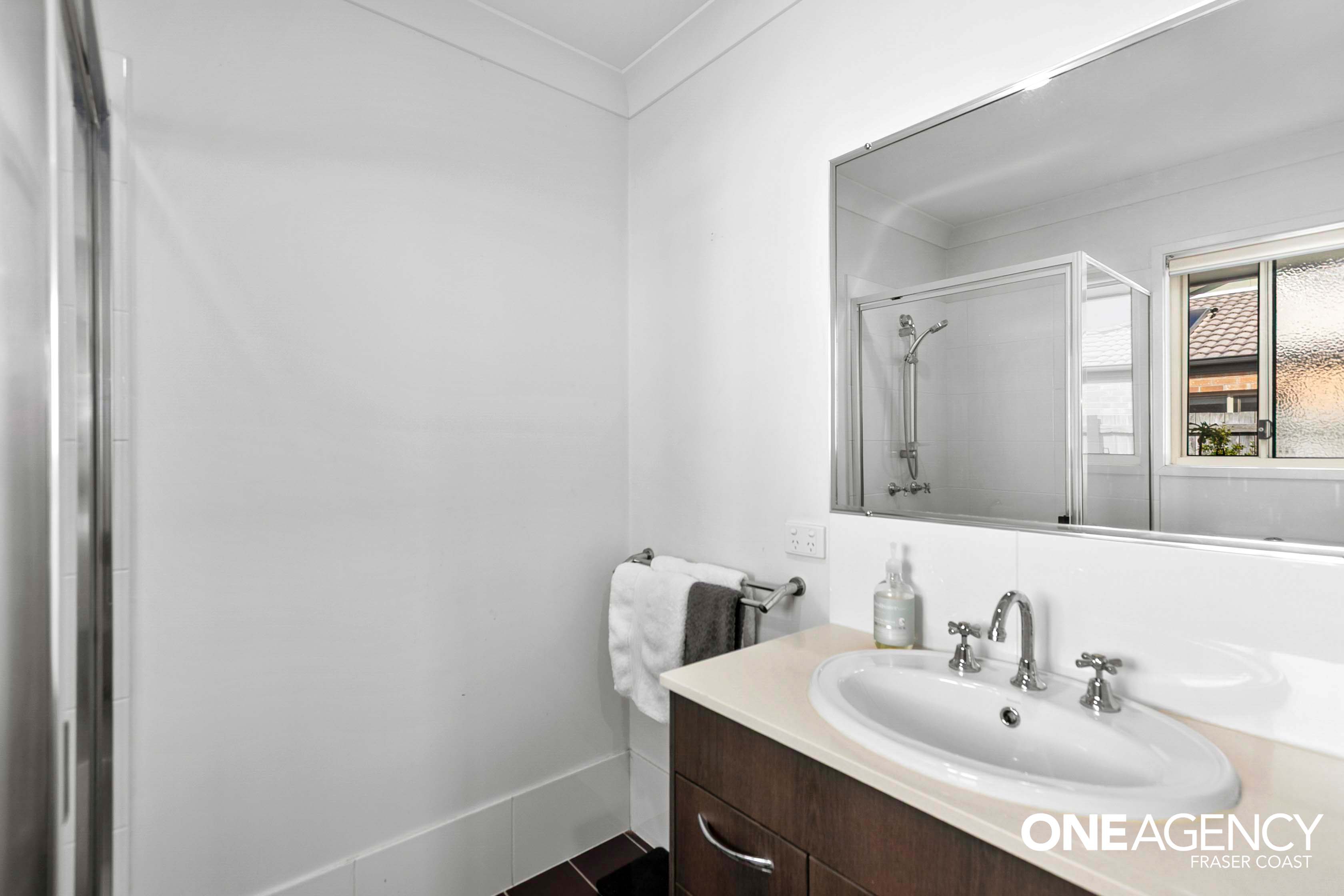 126 / 230 Pulgul Street, Urangan