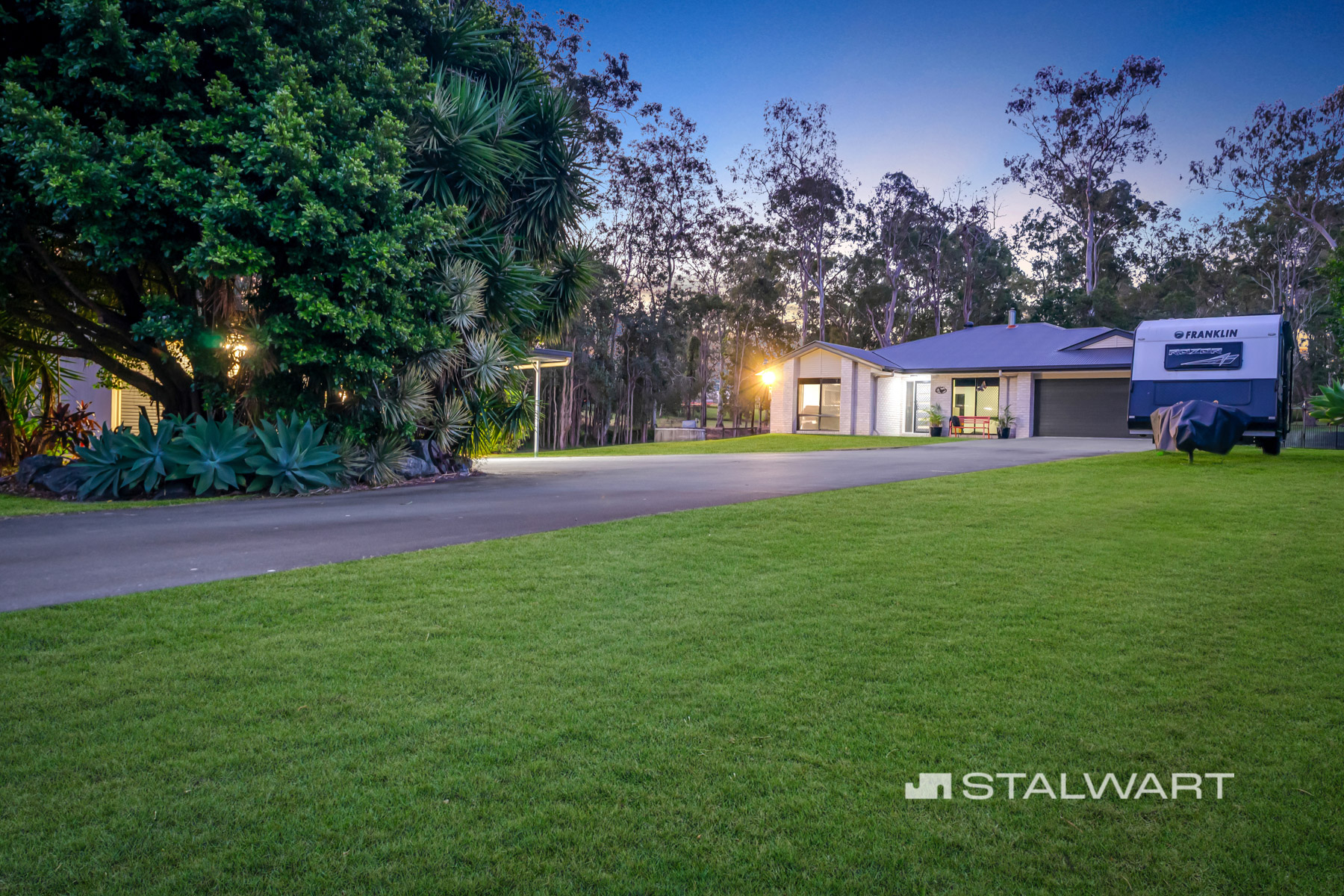 286-290 Andrew Road, GREENBANK, Greenbank - Thumbnail 4