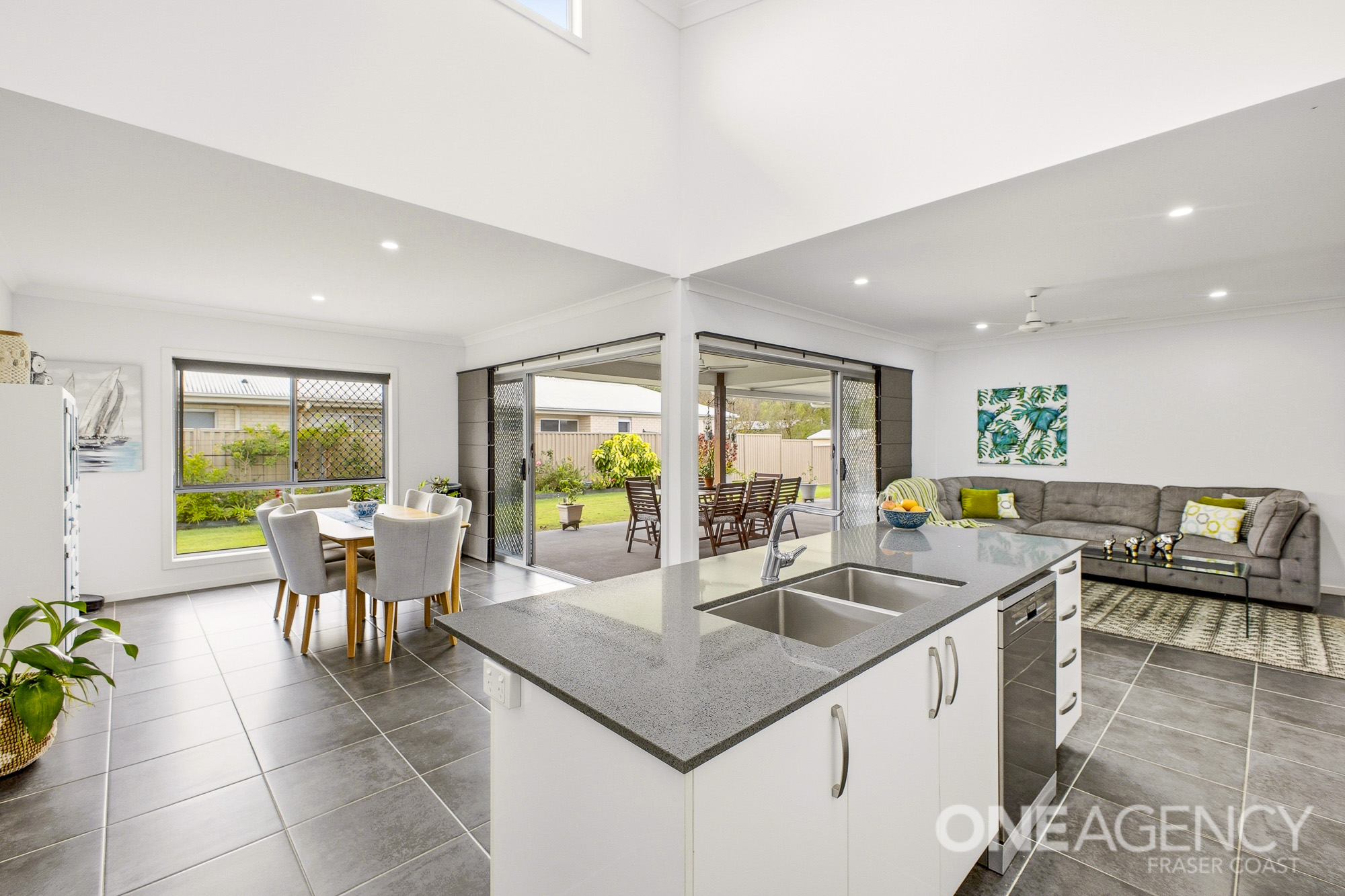 54 Ronaldo Way, Urangan