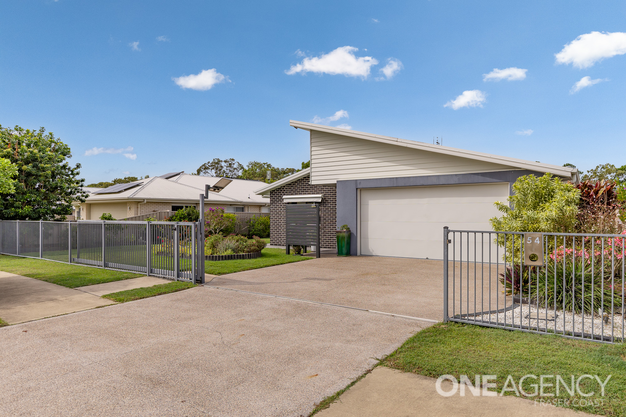 54 Ronaldo Way, Urangan