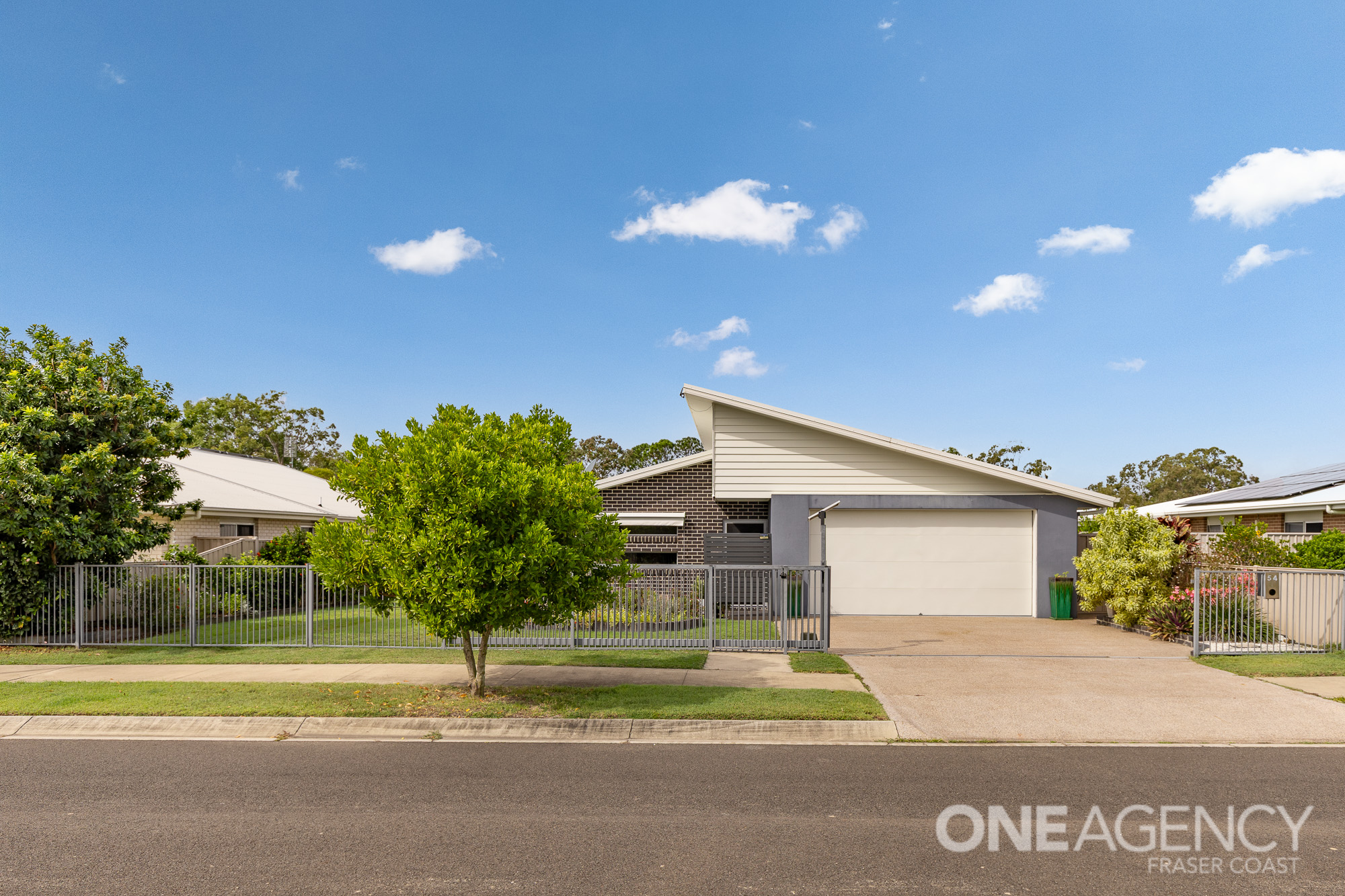 54 Ronaldo Way, Urangan