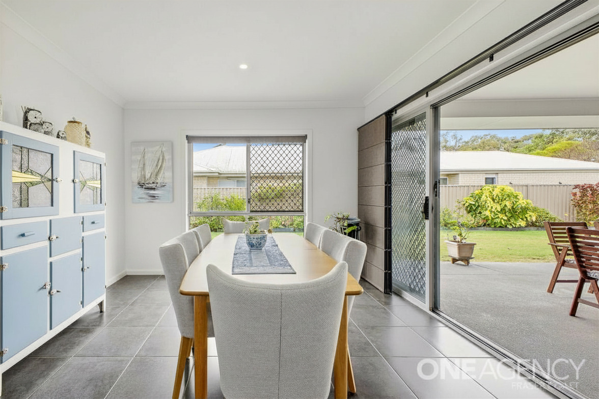 54 Ronaldo Way, Urangan