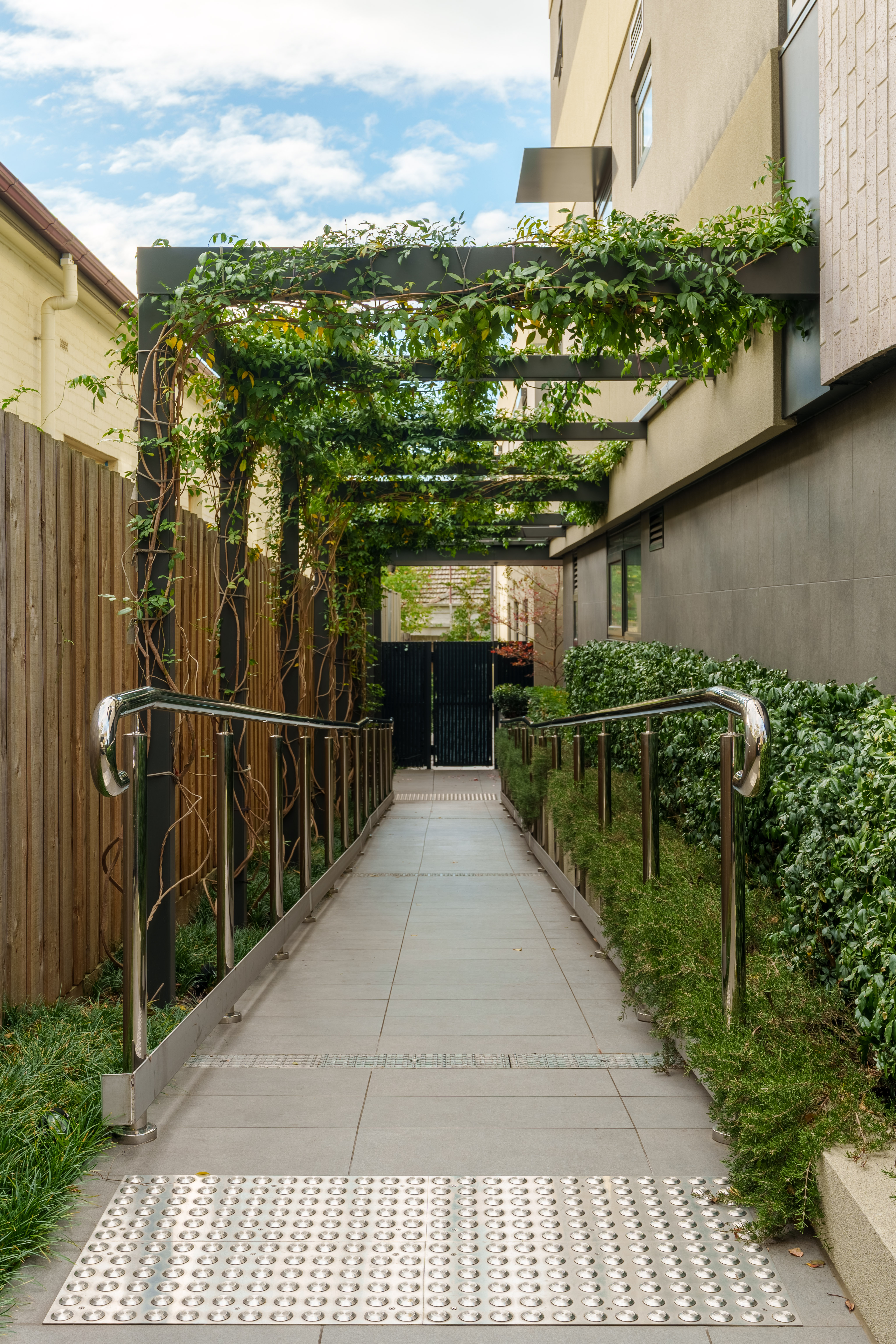 Sunny & Spacious 3-Bedroom in Armadale