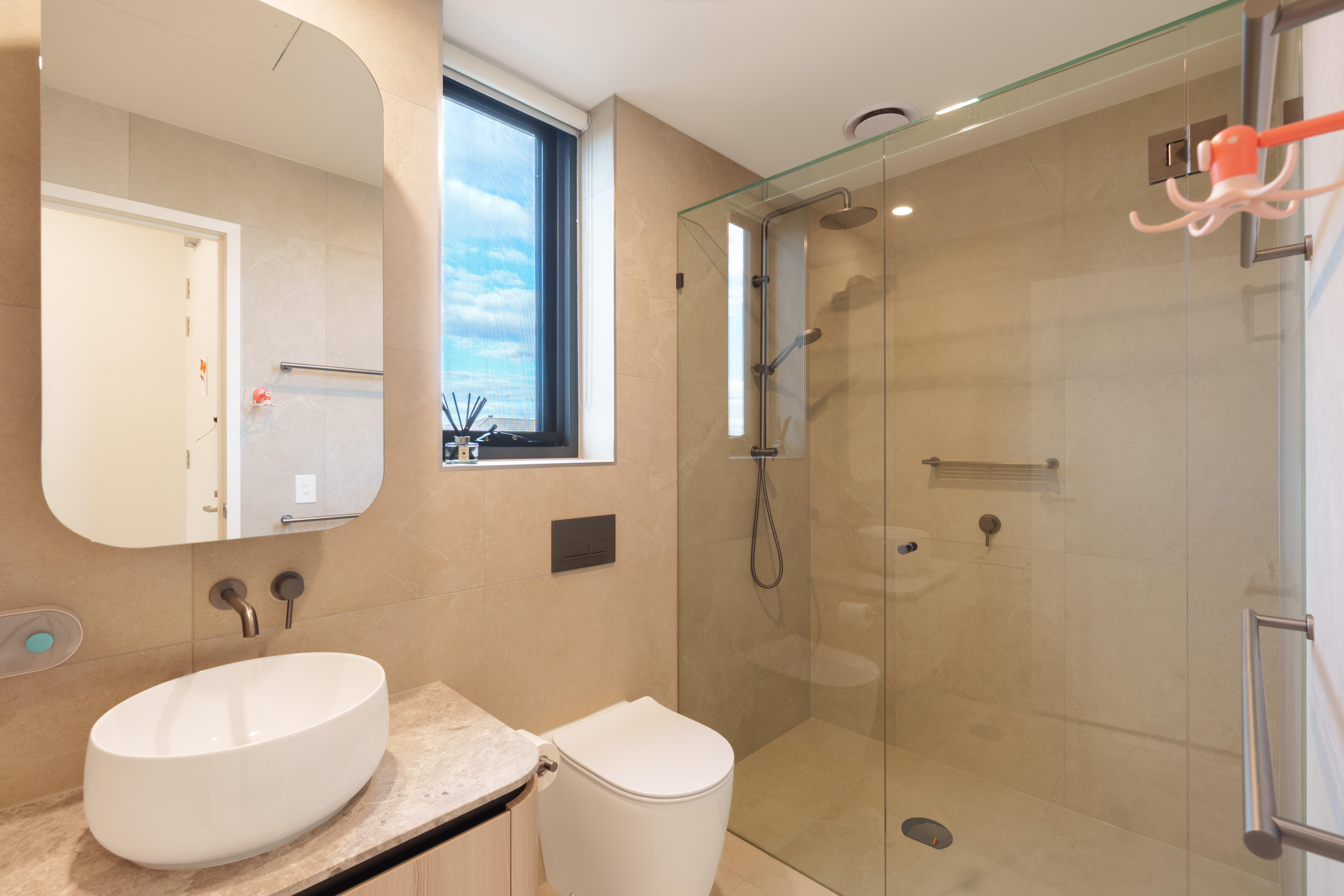 Sunny & Spacious 3-Bedroom in Armadale