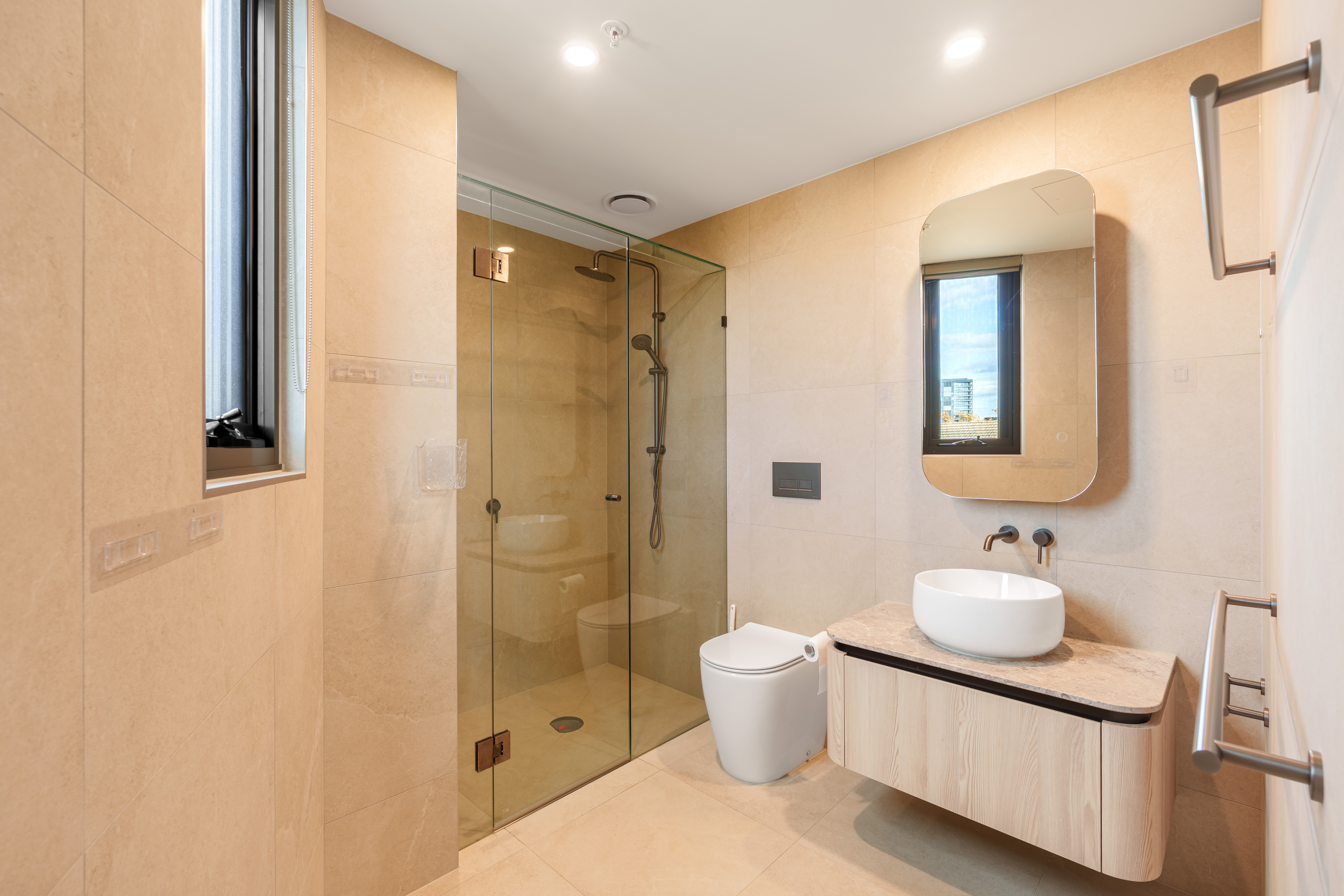 Sunny & Spacious 3-Bedroom in Armadale