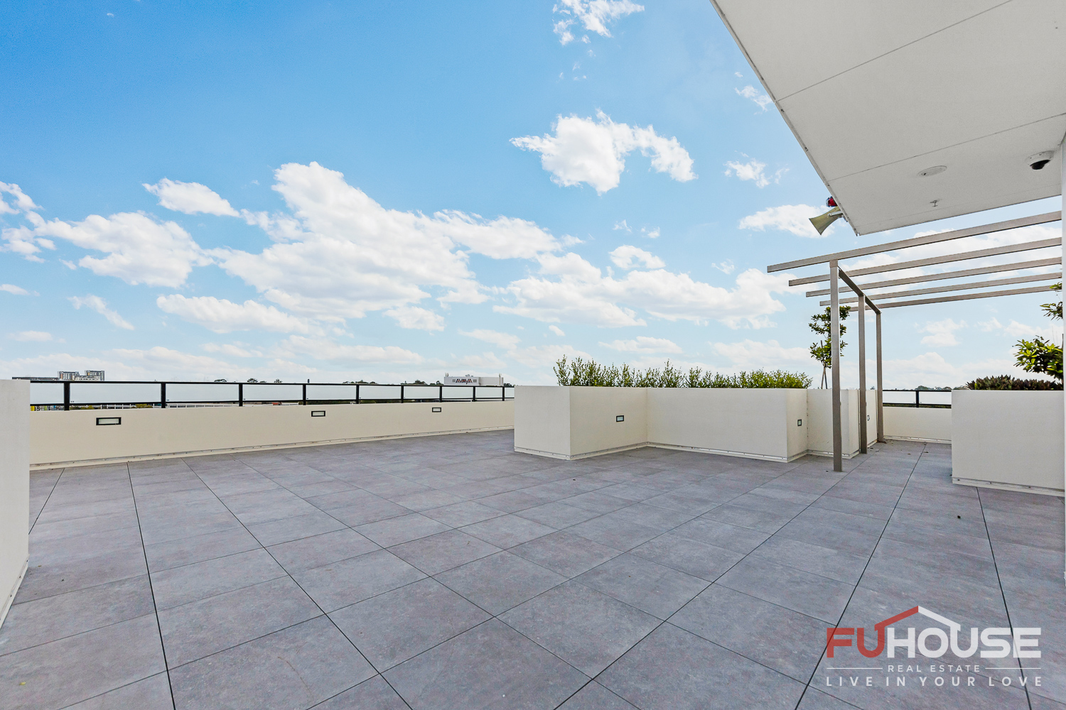606 / 9 Peach Tree Road - Main View 14