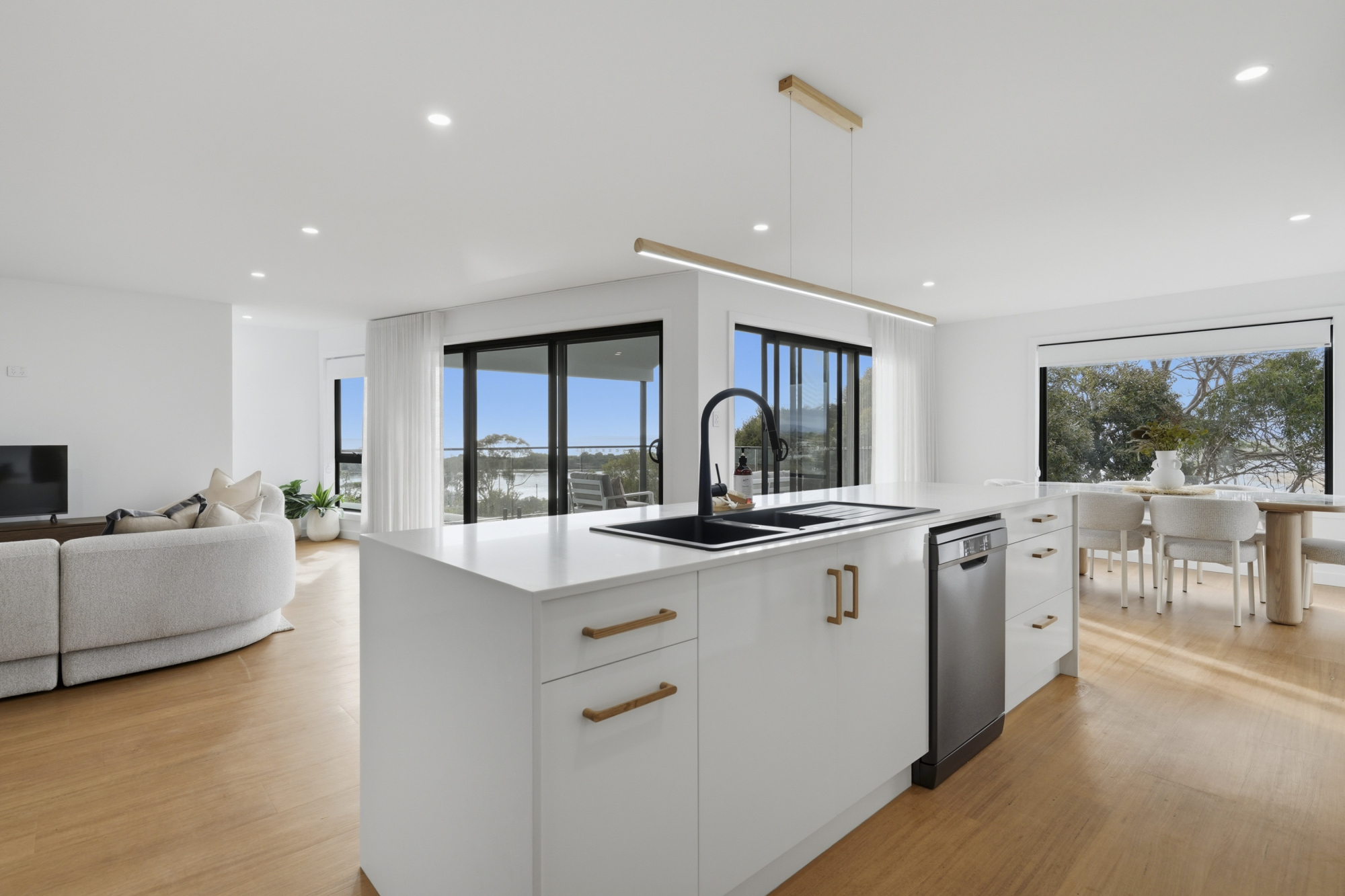1 / 20B Frances Street, Bridport