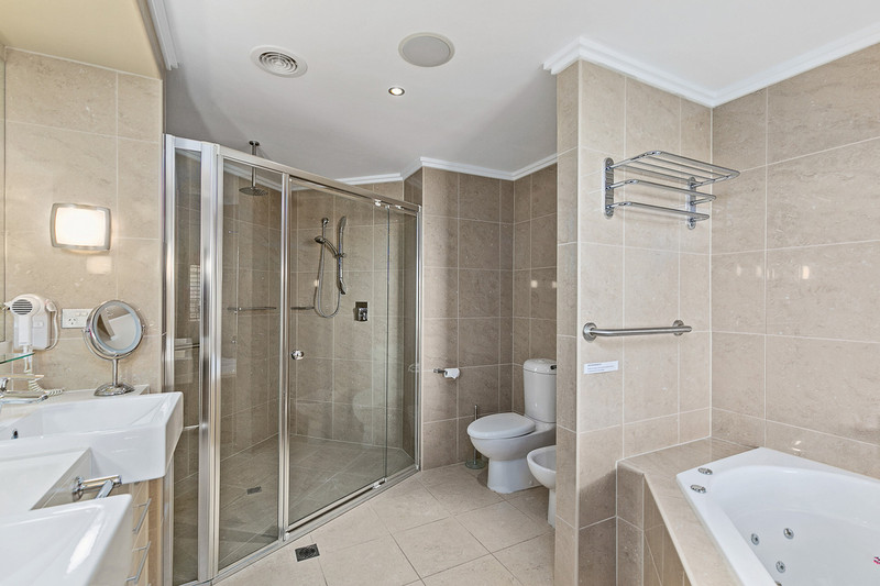 501 / 569 Esplanade, Urangan