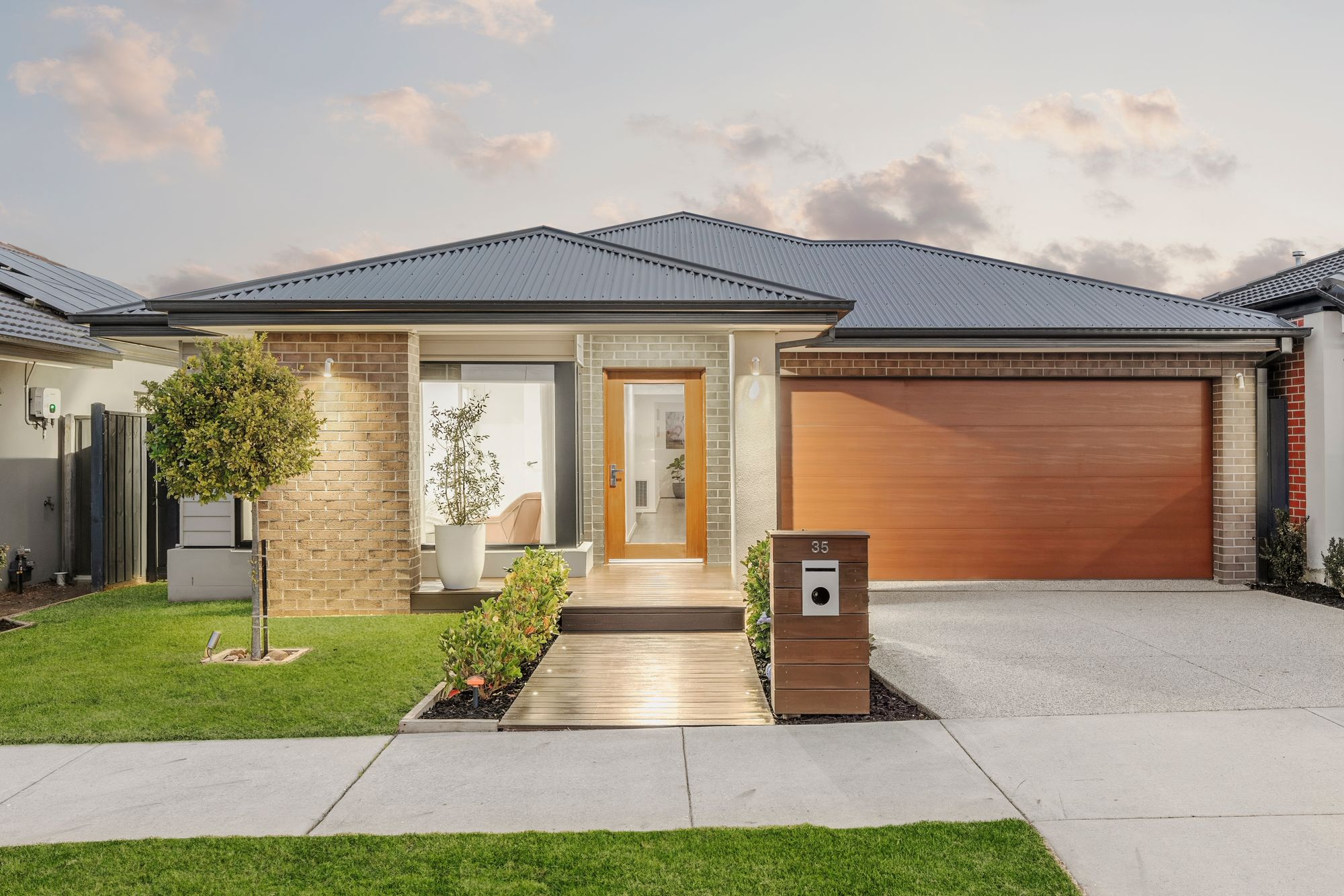 Listing image for 35 Snedden Street, ARMSTRONG CREEK  VIC  3217