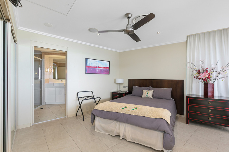 501 / 569 Esplanade, Urangan