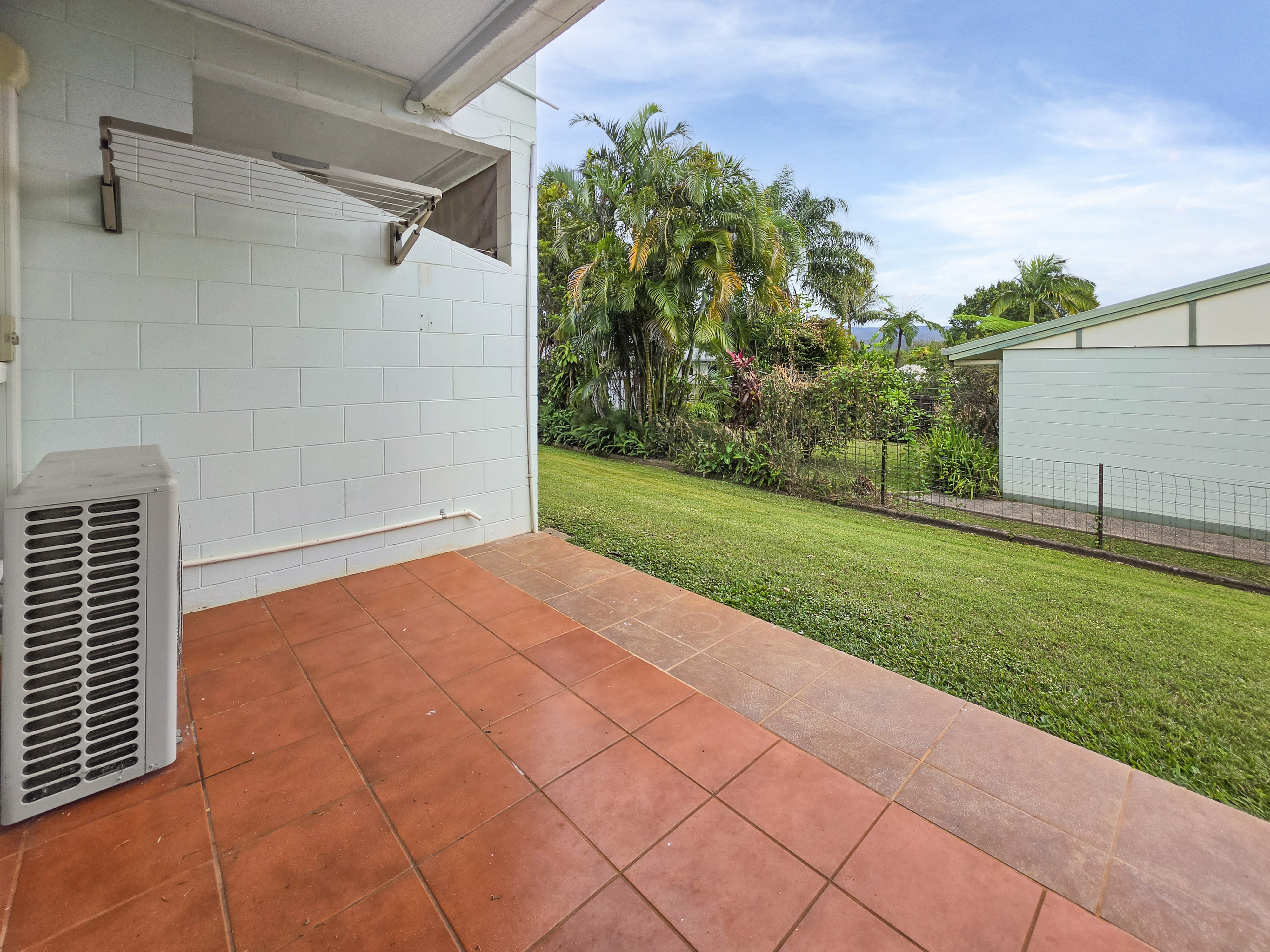 2 / 25 Tower Avenue, Atherton