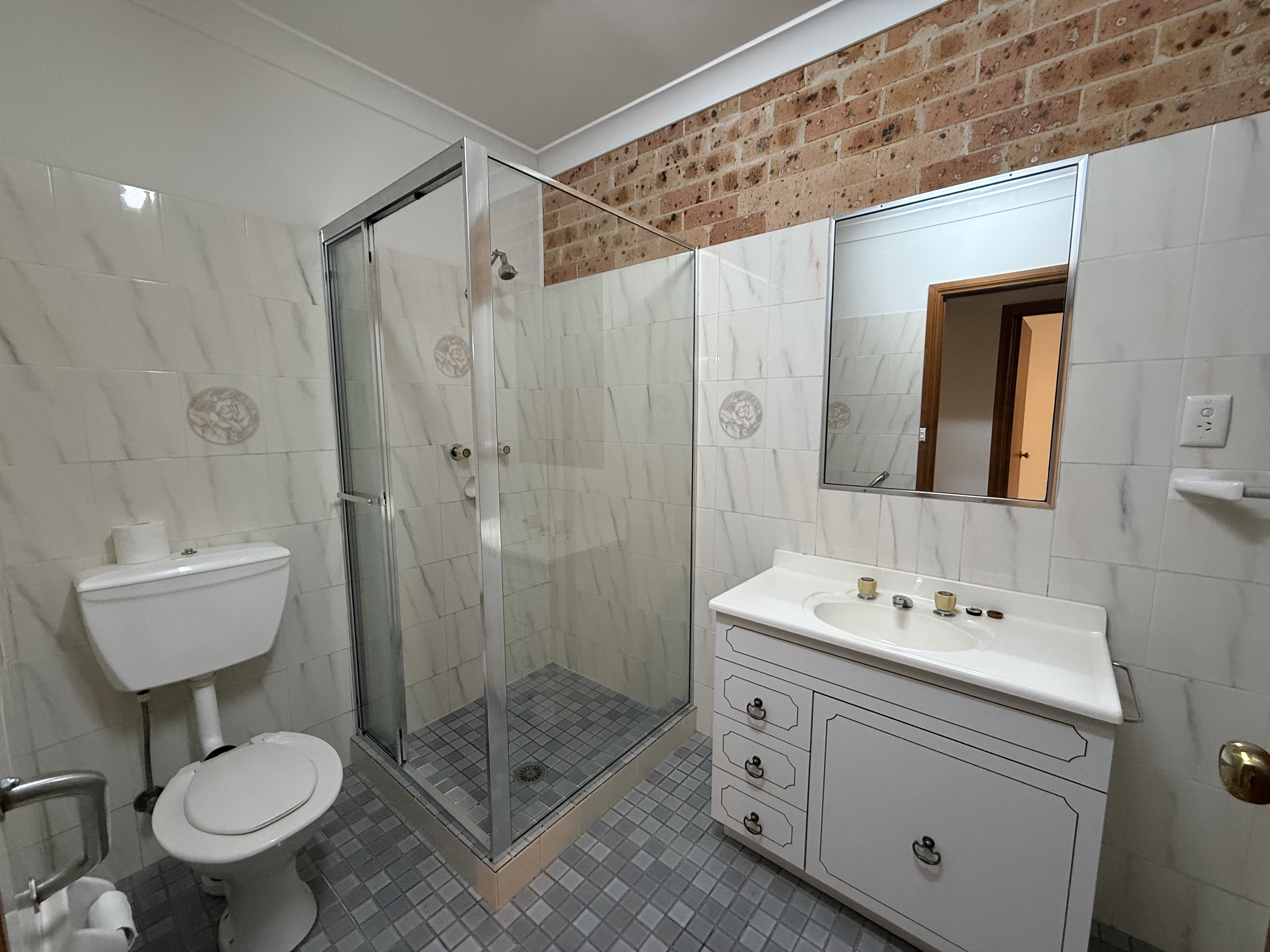 3 / 11 Mountview Avenue, Beverly Hills