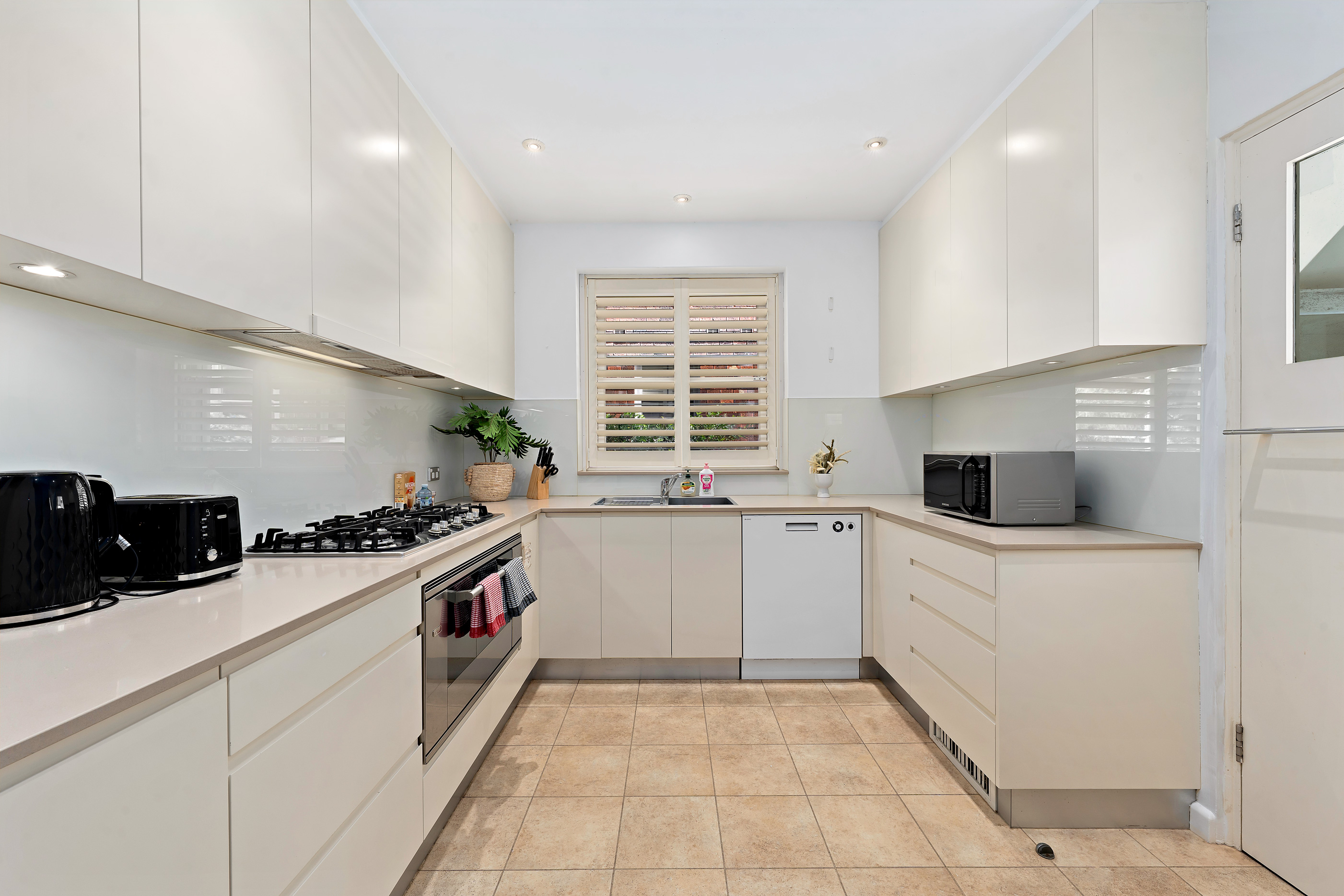 1 / 3 Eastbourne Road - Main View 2