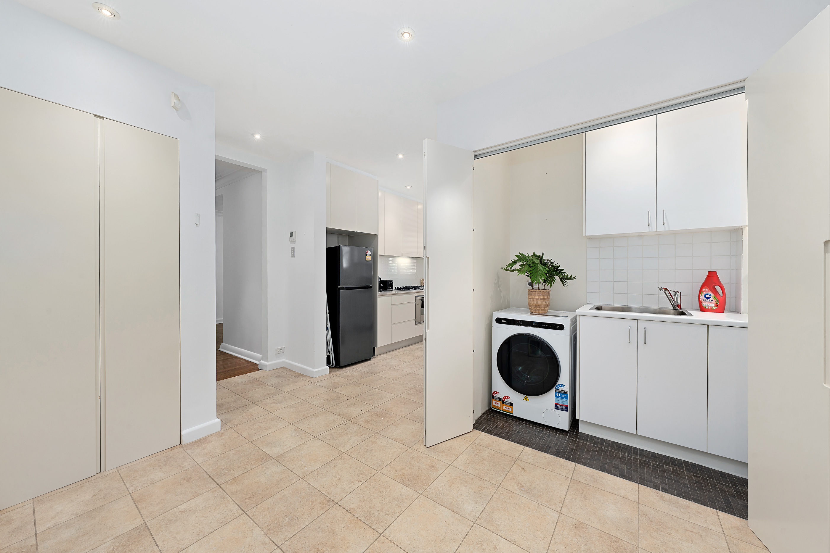 1 / 3 Eastbourne Road - Main View 11
