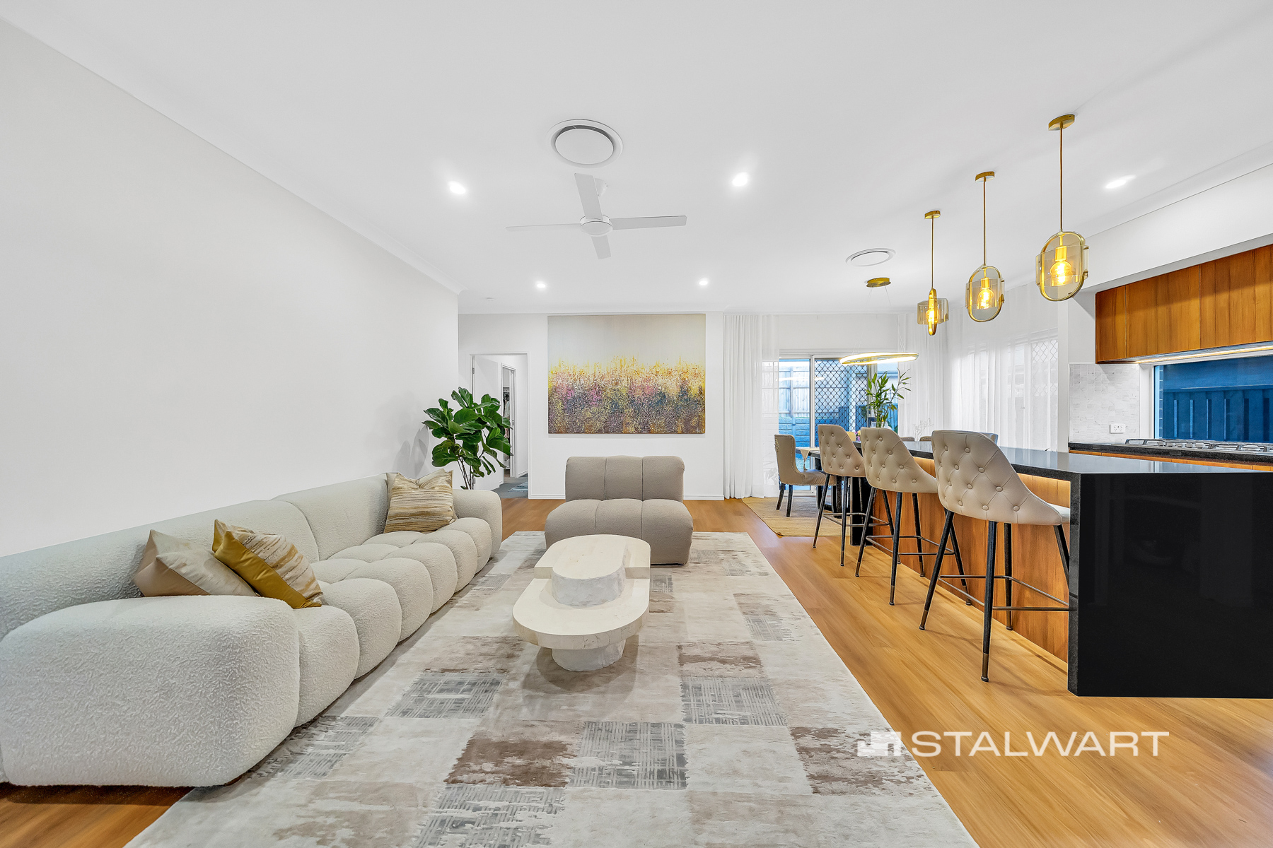 65 Waratah Circuit, GREENBANK, Greenbank - Thumbnail 8