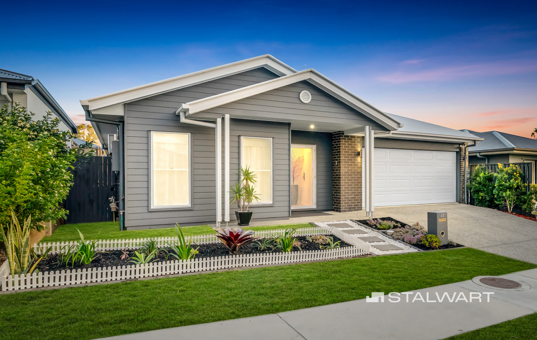 65 Waratah Circuit, GREENBANK, Greenbank - Thumbnail 3