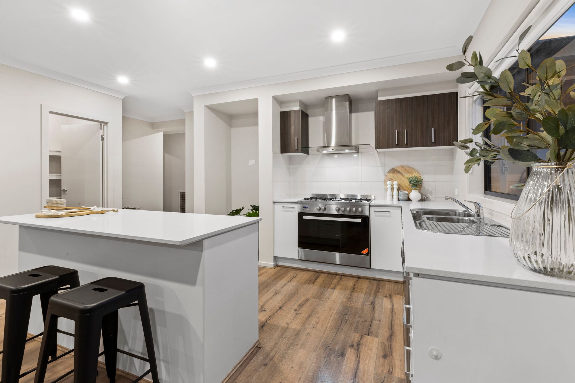 10 Jindabyne Street,ARMSTRONG CREEK, Armstrong Creek - Thumbnail 2