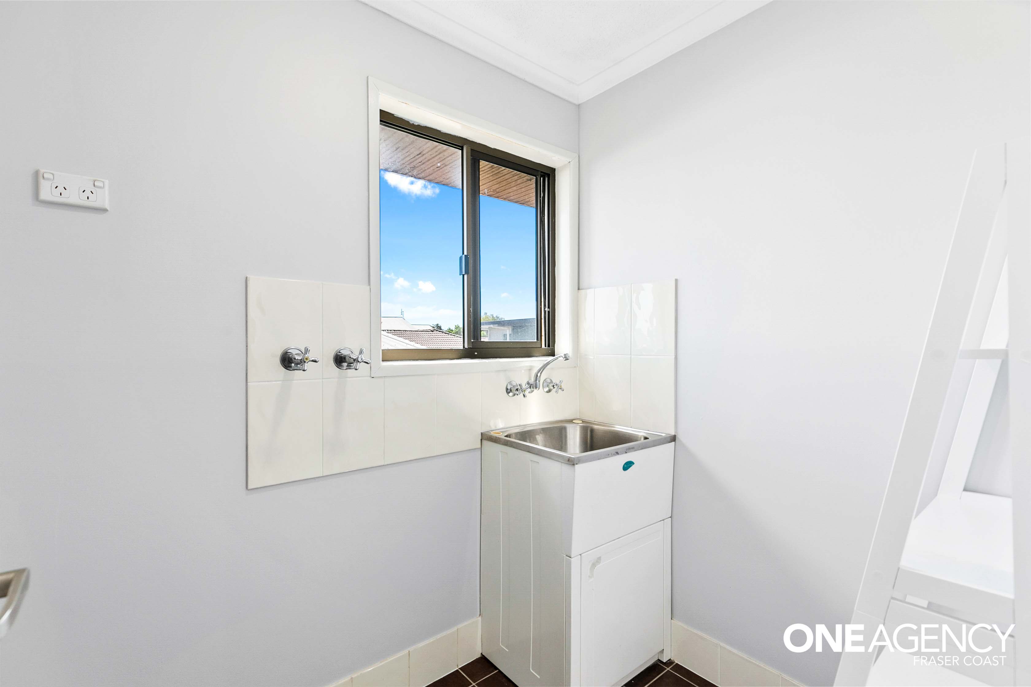 6 / 6 Dayman Street, Urangan
