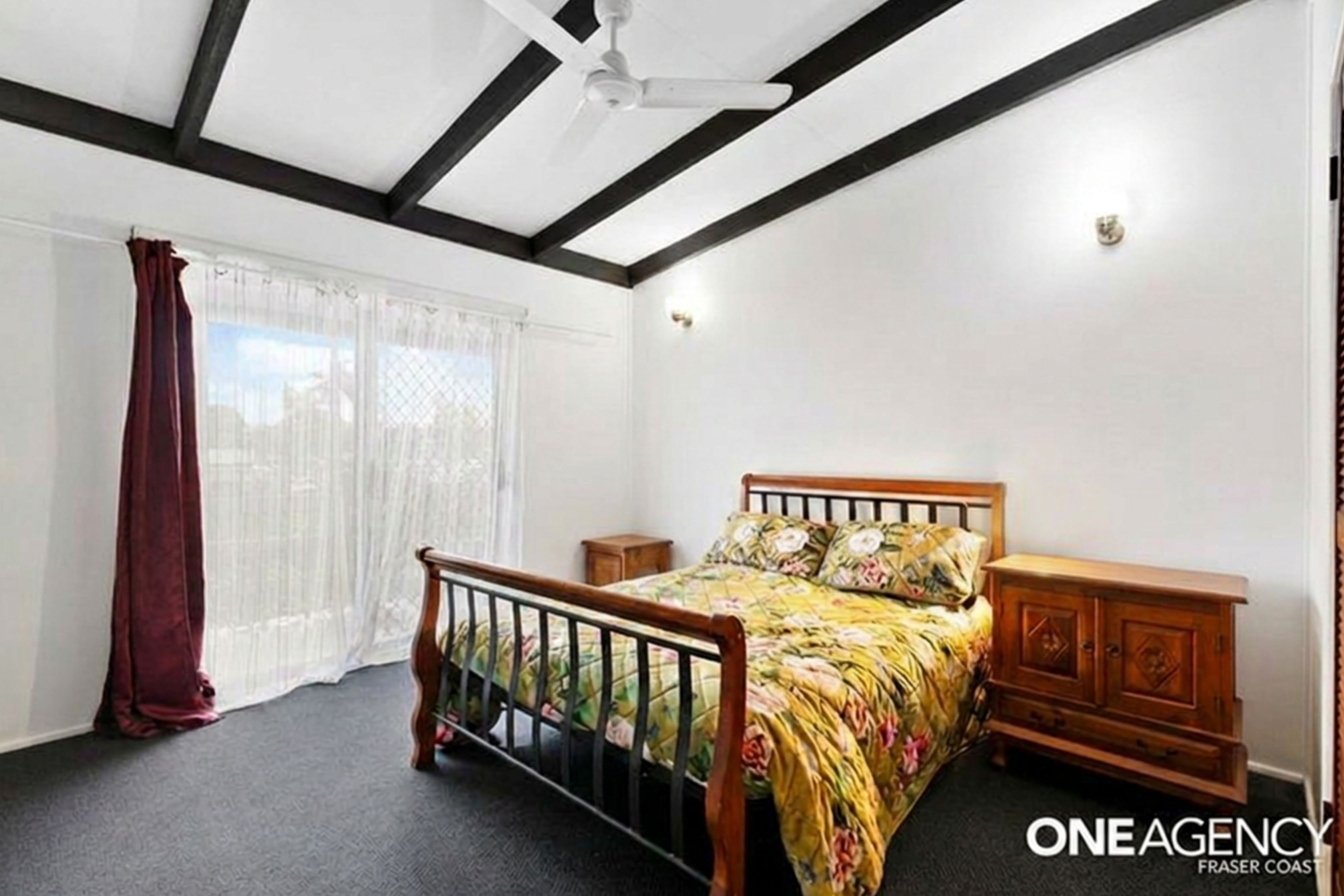 3 / 1 King Street, Urangan