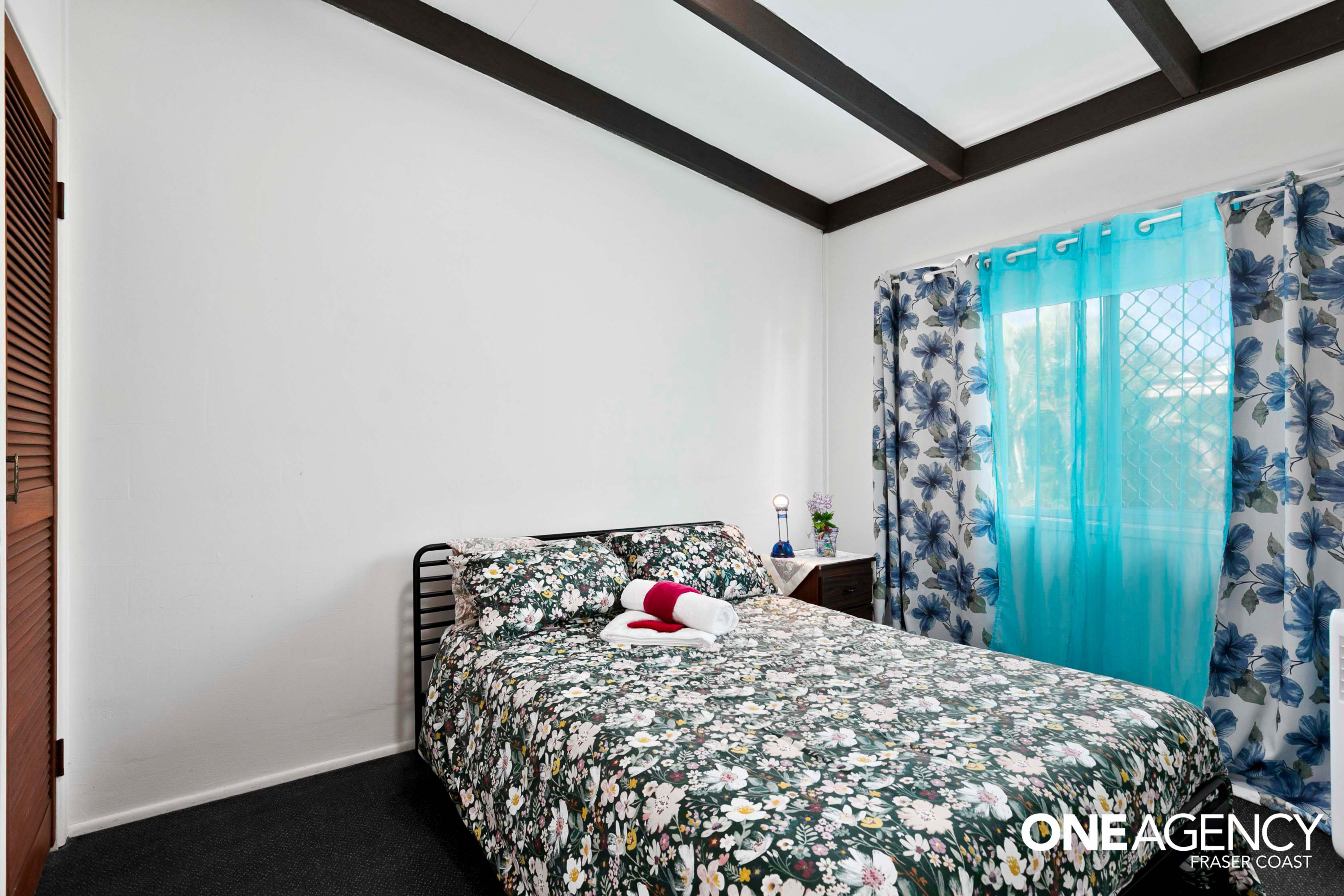 3 / 1 King Street, Urangan