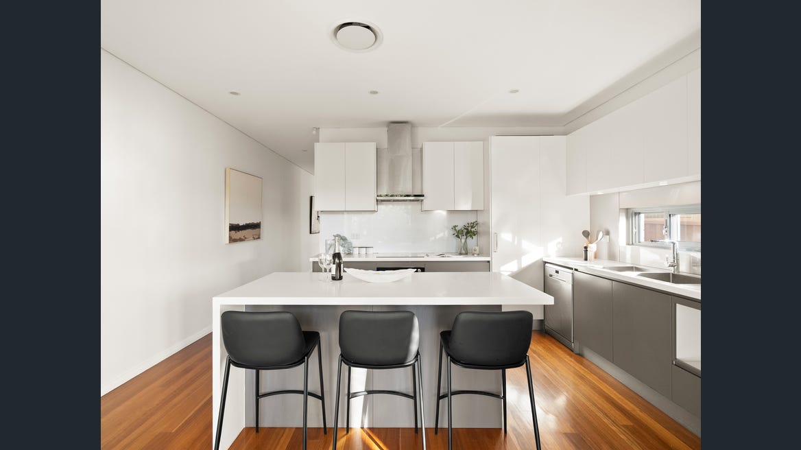 8a Broughton Street - Main View 3