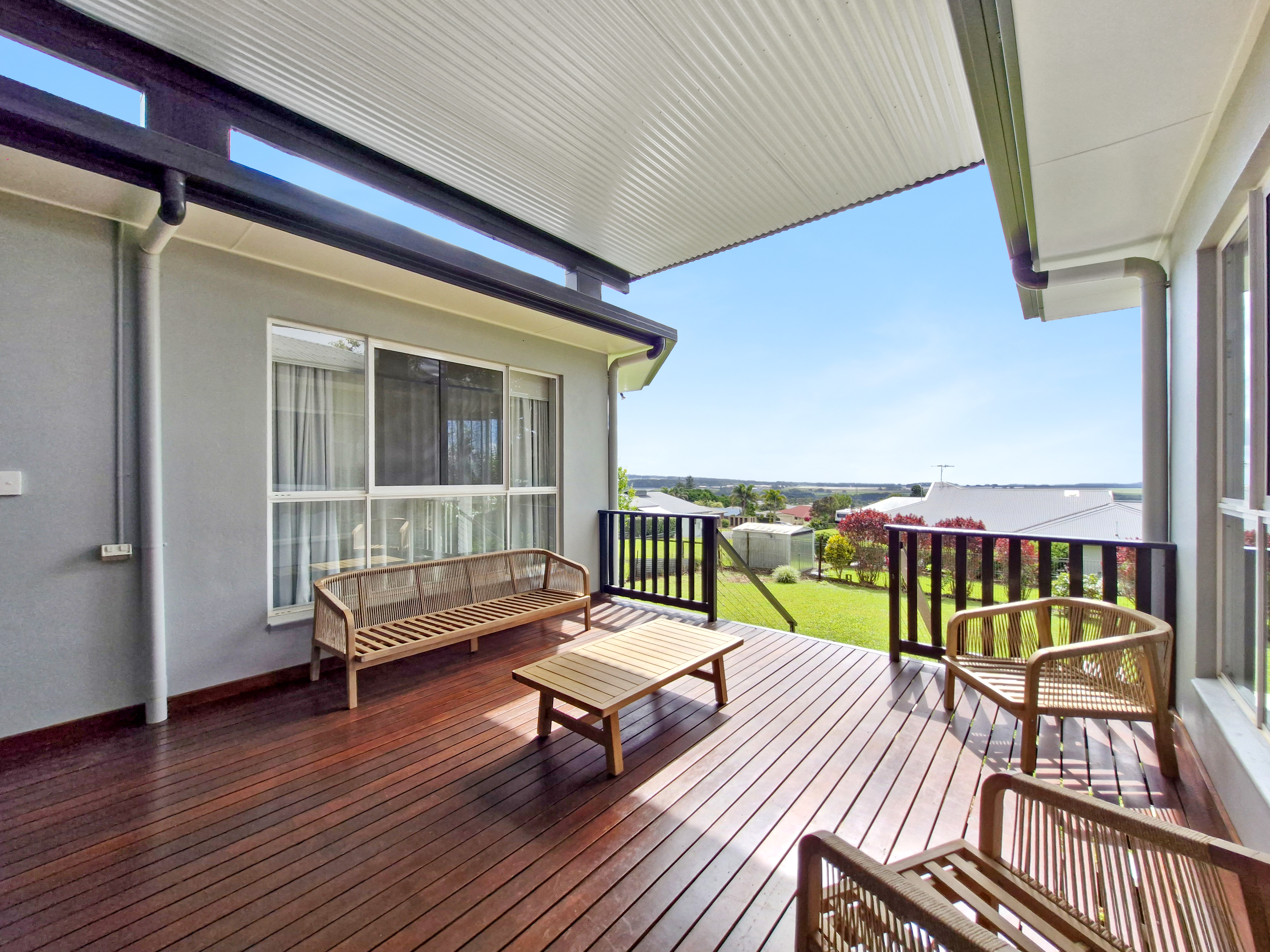 24 Crouch Avenue, Atherton