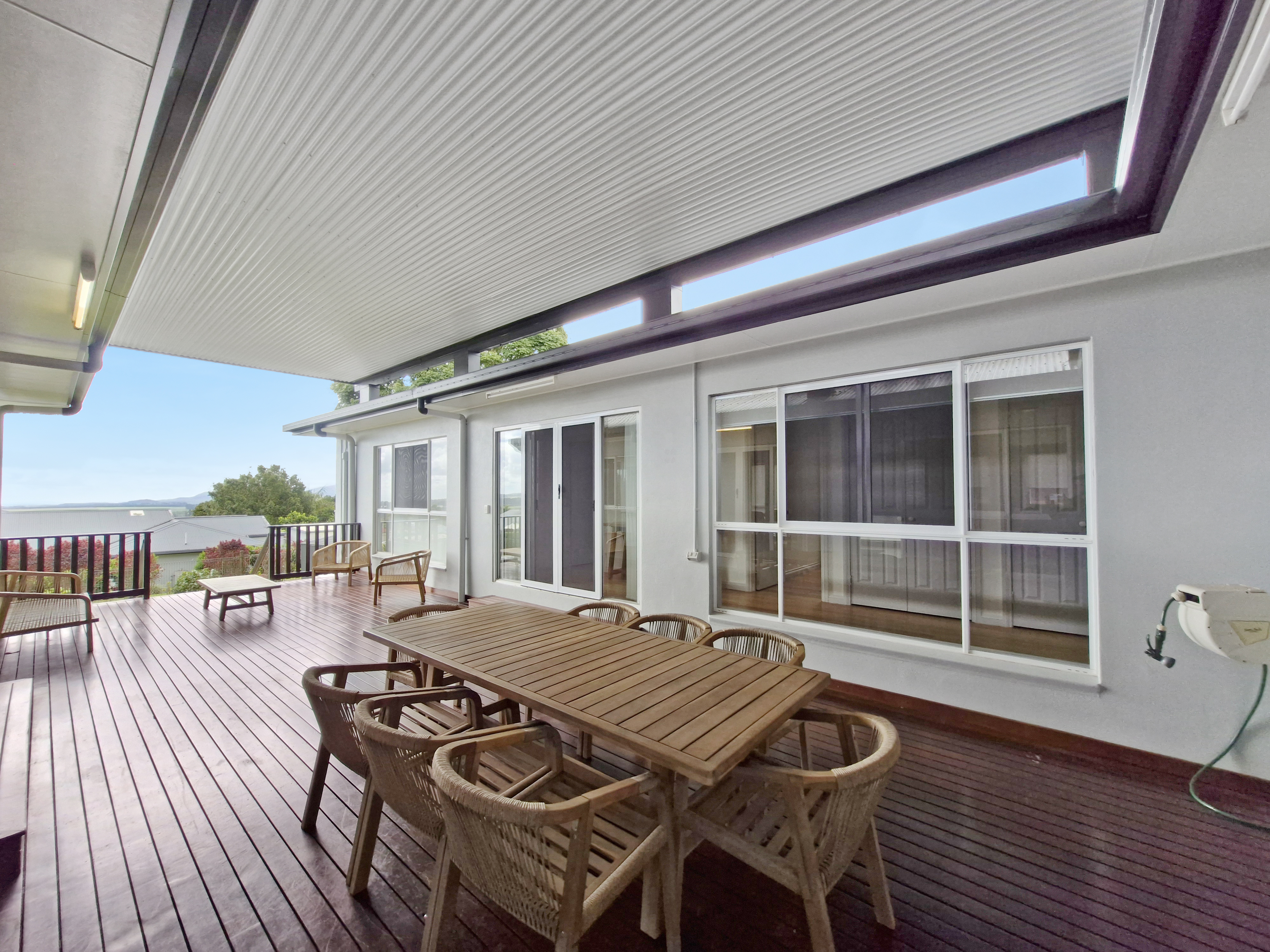 24 Crouch Avenue, Atherton