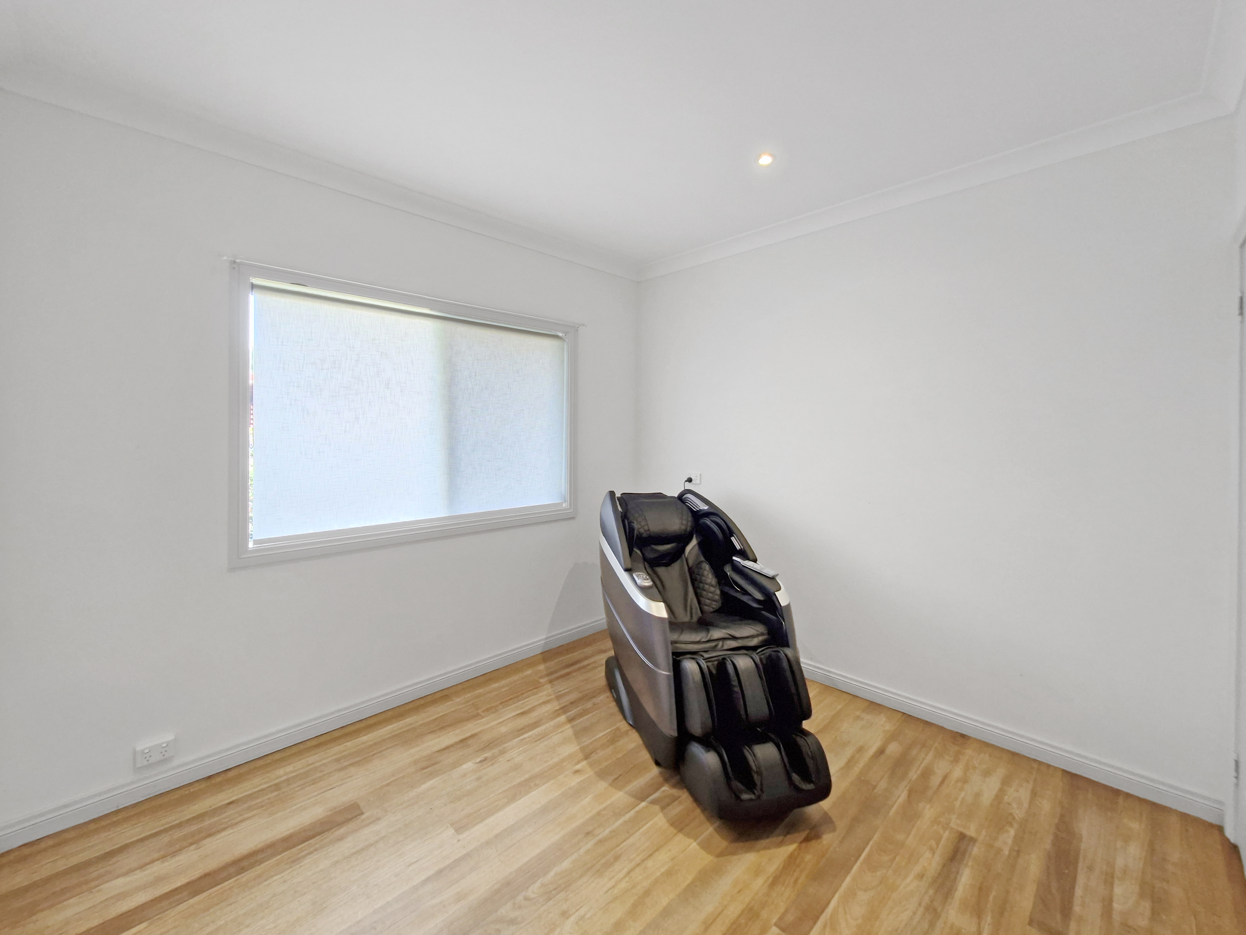 24 Crouch Avenue, Atherton