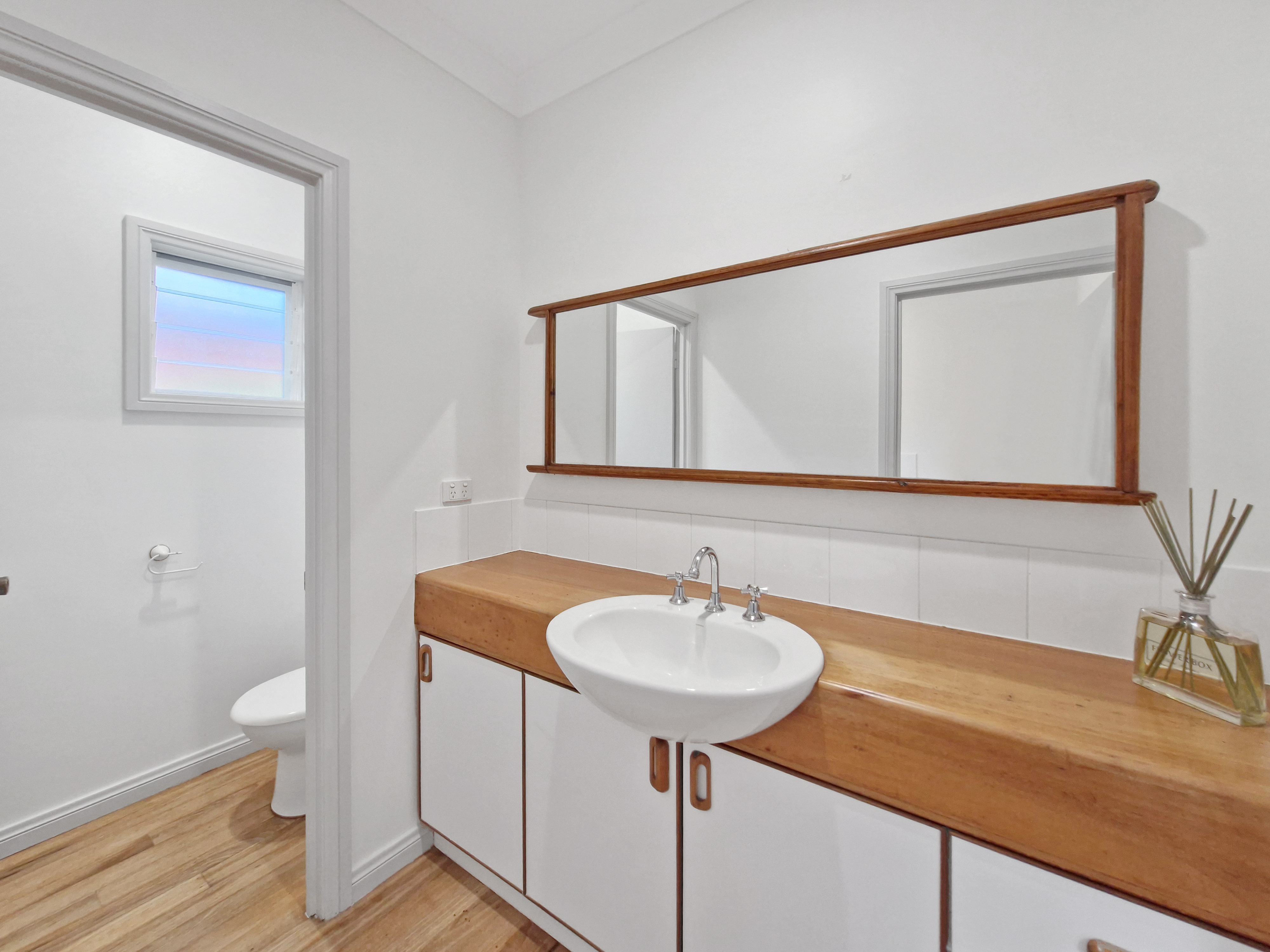24 Crouch Avenue, Atherton
