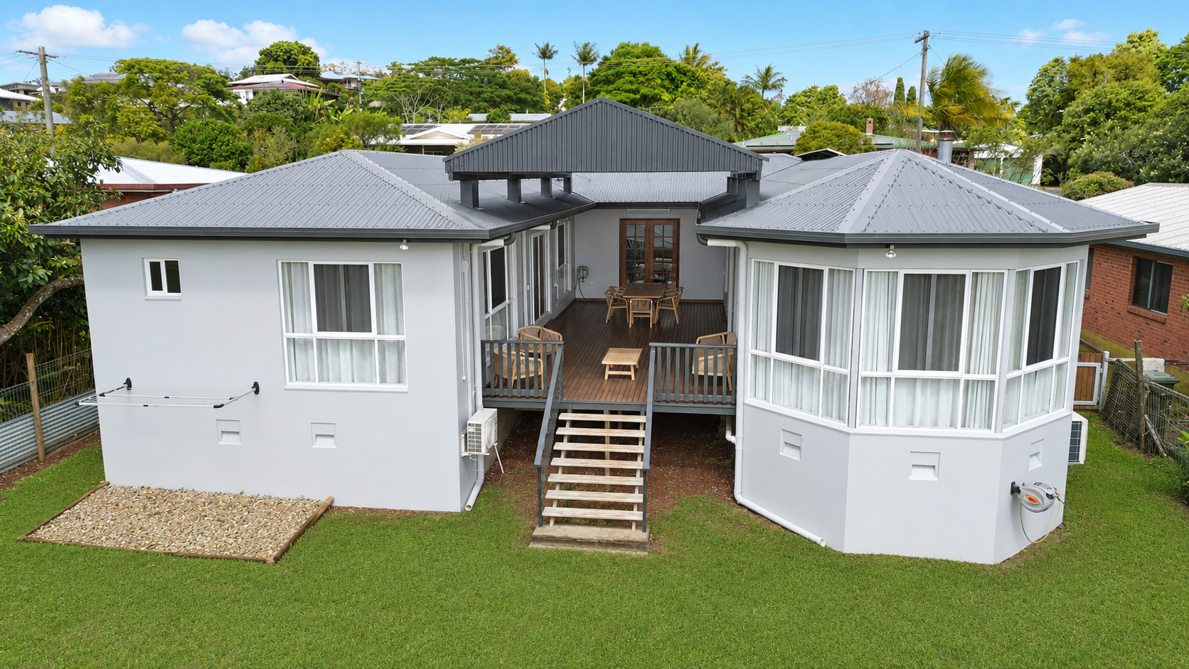 24 Crouch Avenue, Atherton
