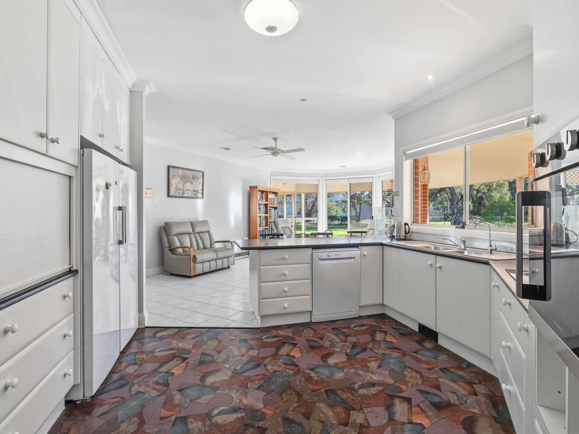 19 Huntingdale Place, Waldara