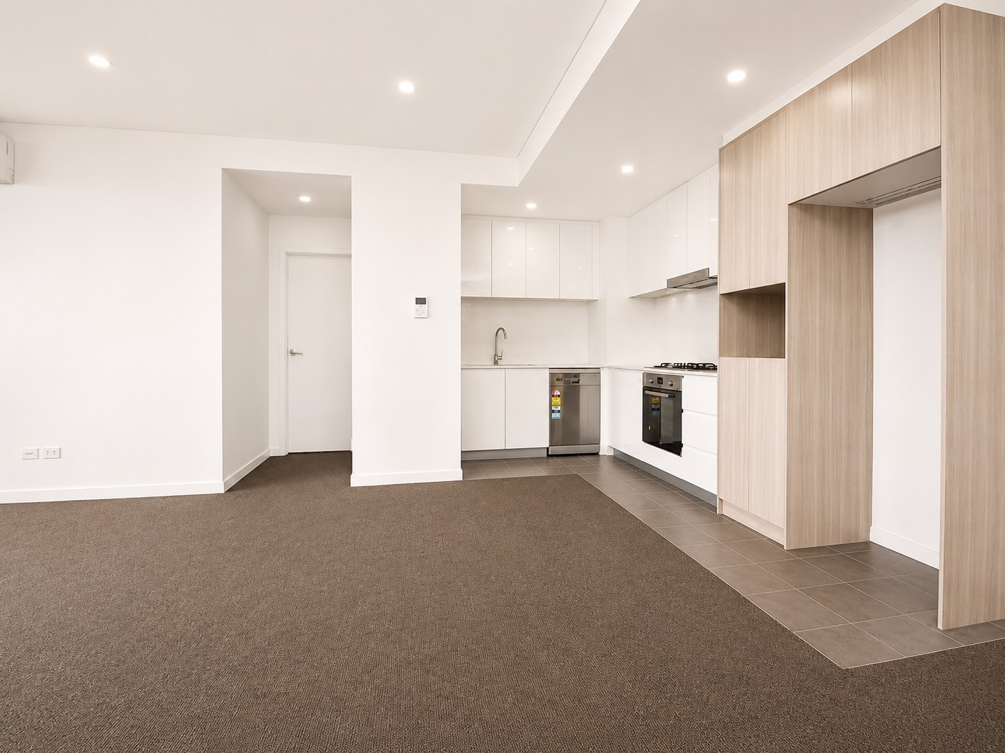 77 / 1 Cowan Road - Main View 2