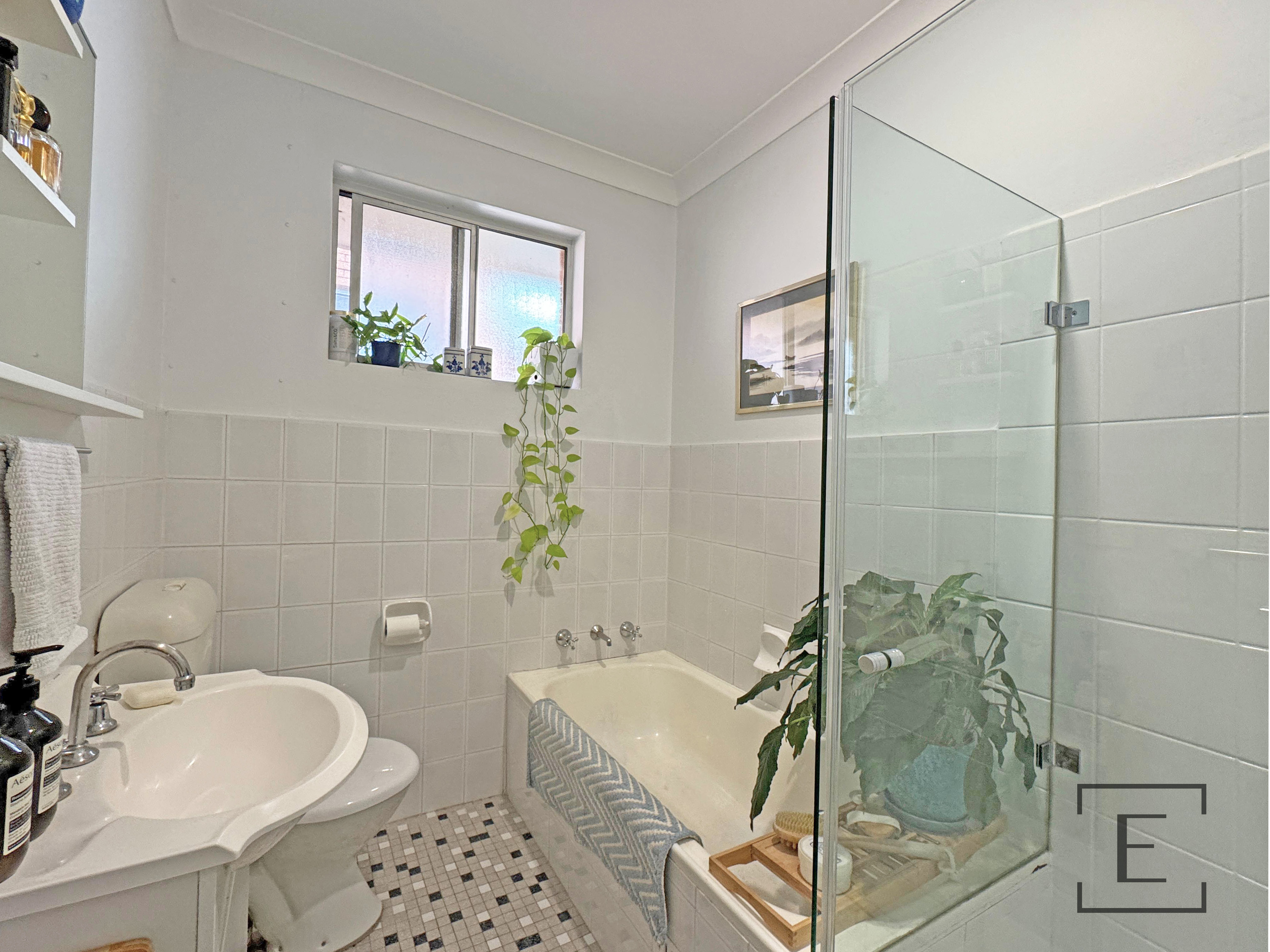 4 / 6 Eastbourne Road, Homebush West